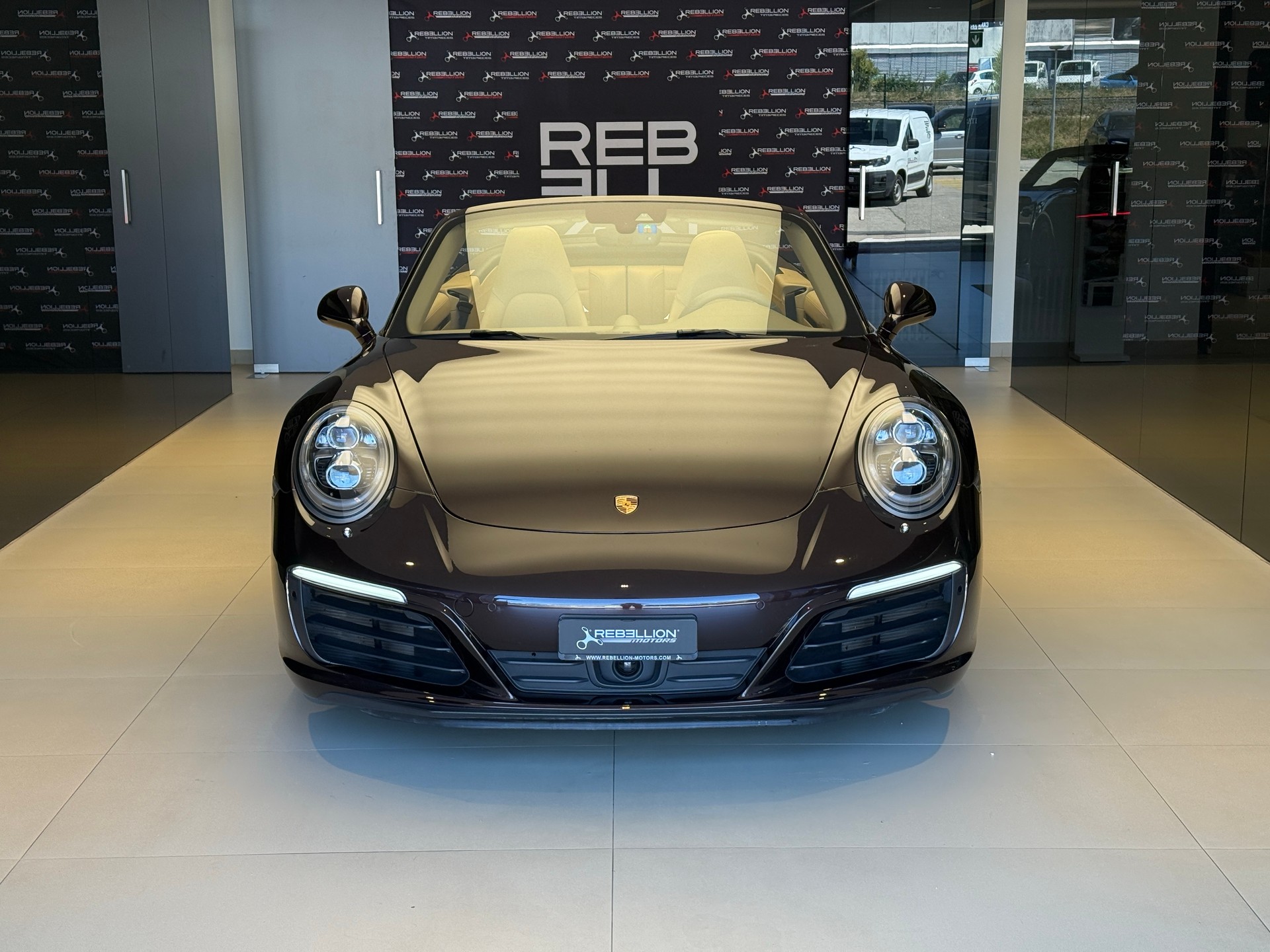 PORSCHE 911 Carrera 4S Cabrio PDK-image-1