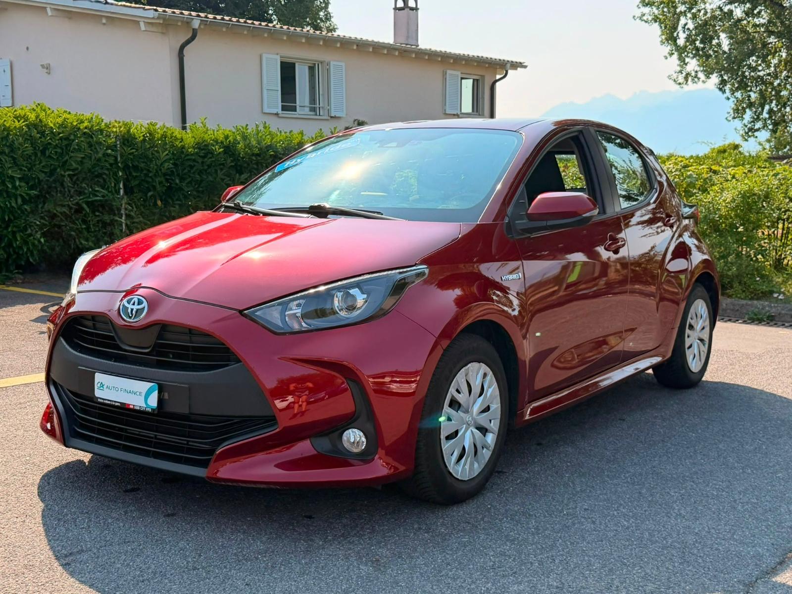 TOYOTA Yaris 1.5 Comfort e-CVT-image-1