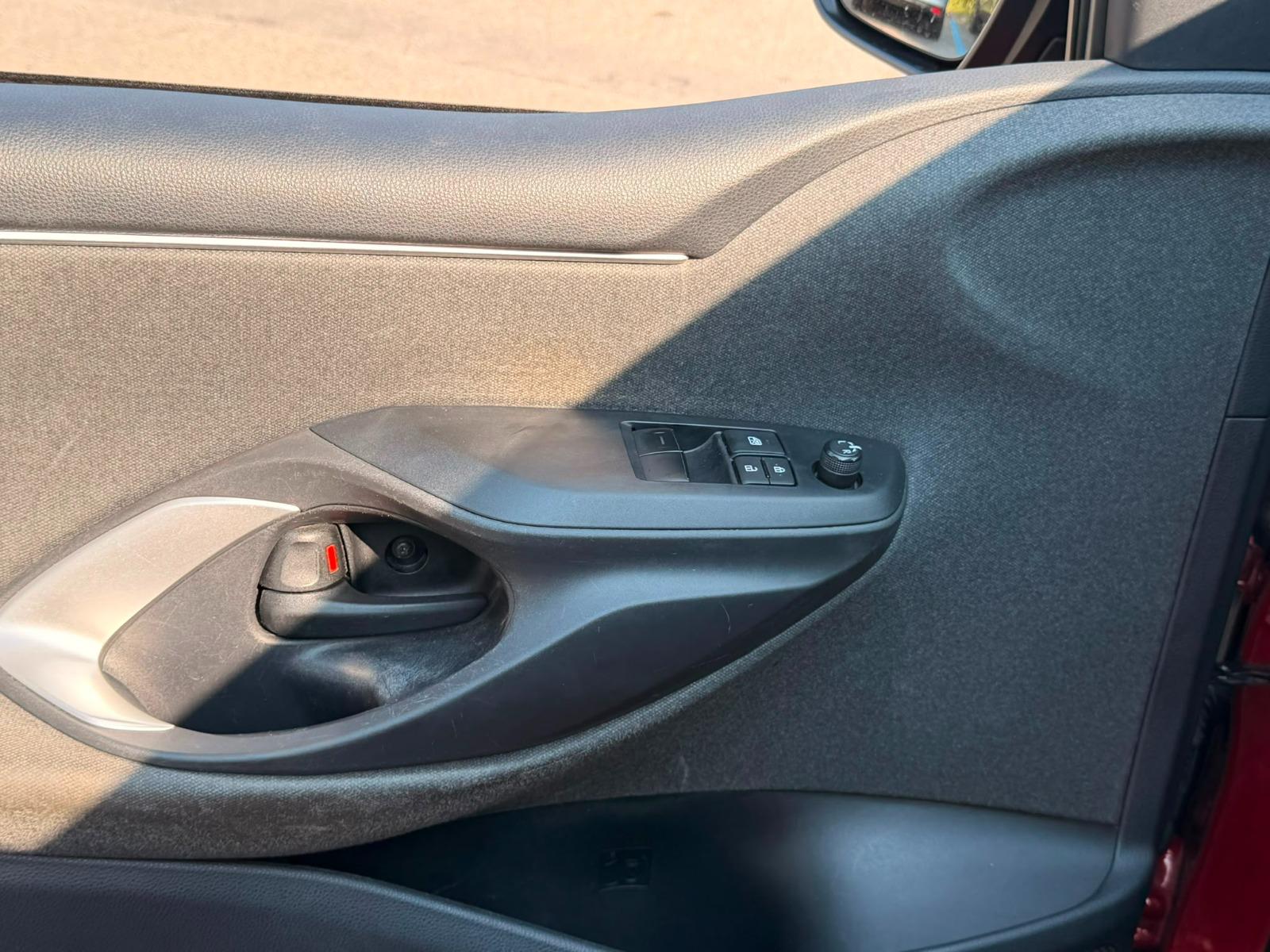TOYOTA Yaris 1.5 Comfort e-CVT-image-16