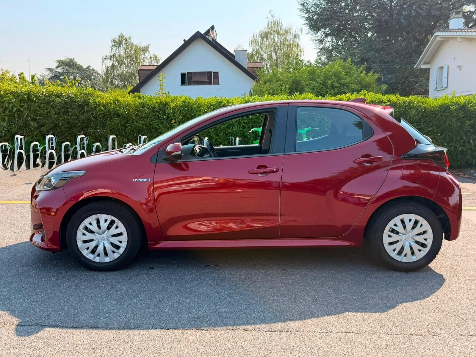 TOYOTA Yaris 1.5 Comfort e-CVT-image-2