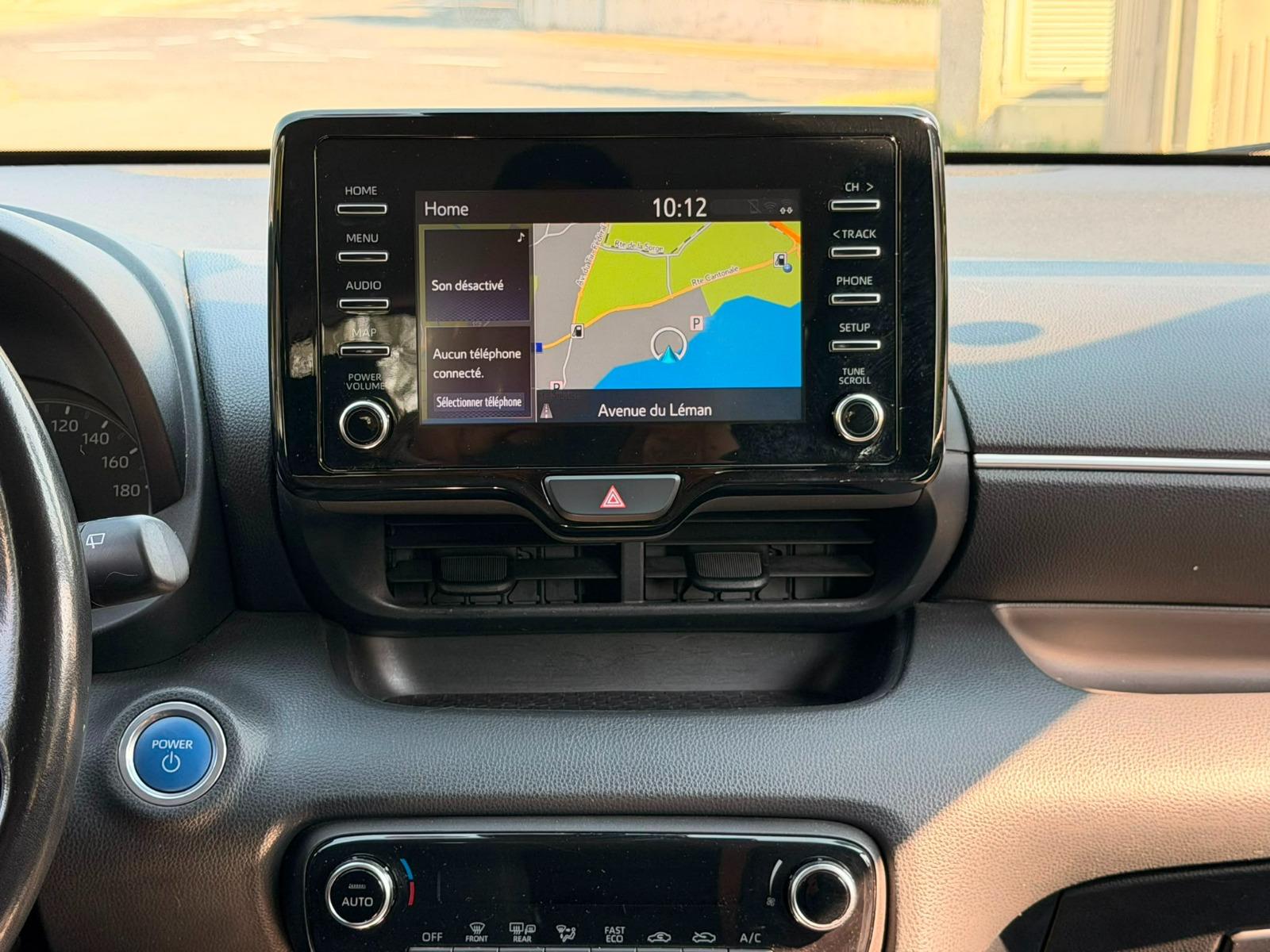 TOYOTA Yaris 1.5 Comfort e-CVT-image-22