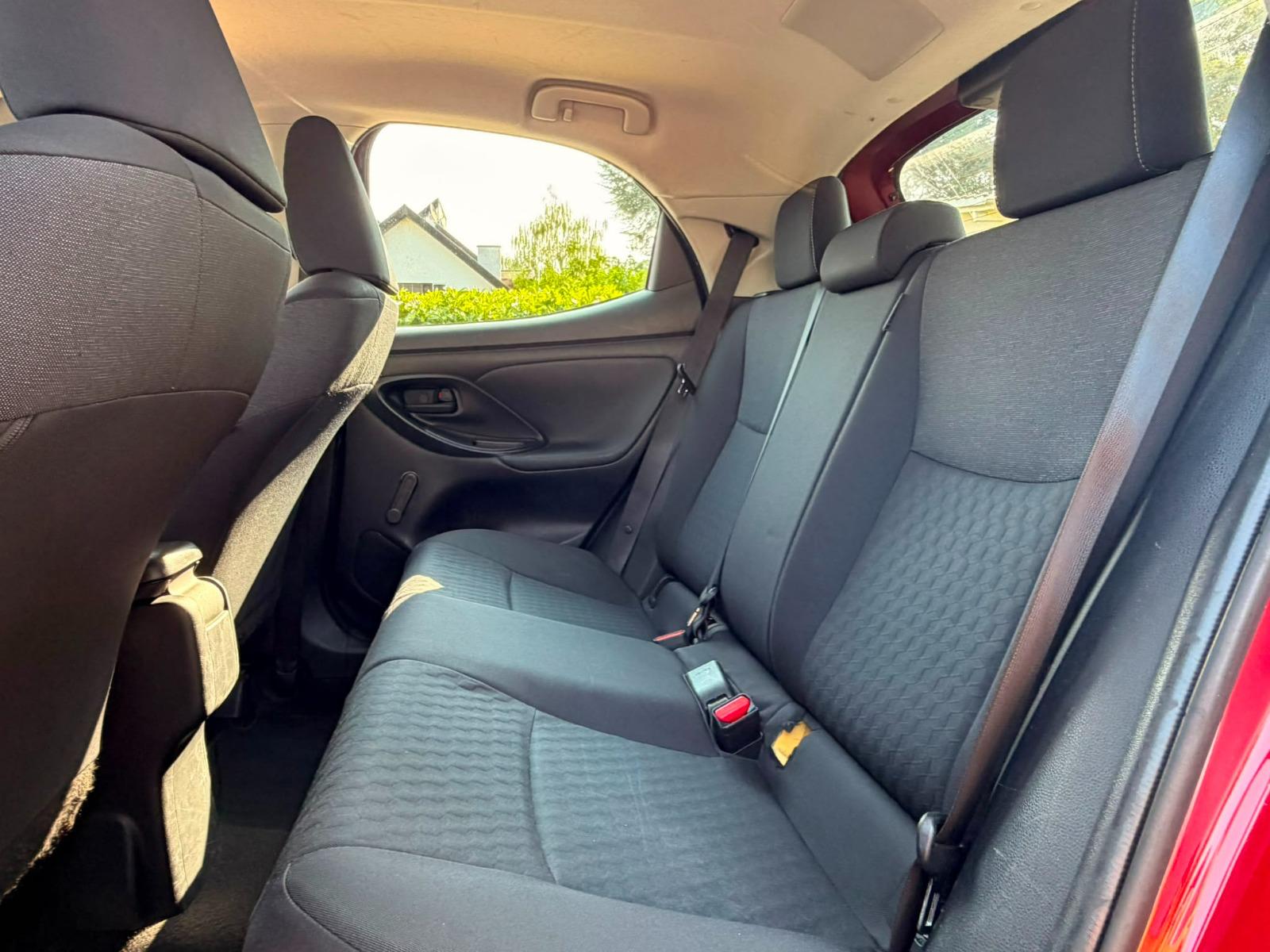 TOYOTA Yaris 1.5 Comfort e-CVT-image-18