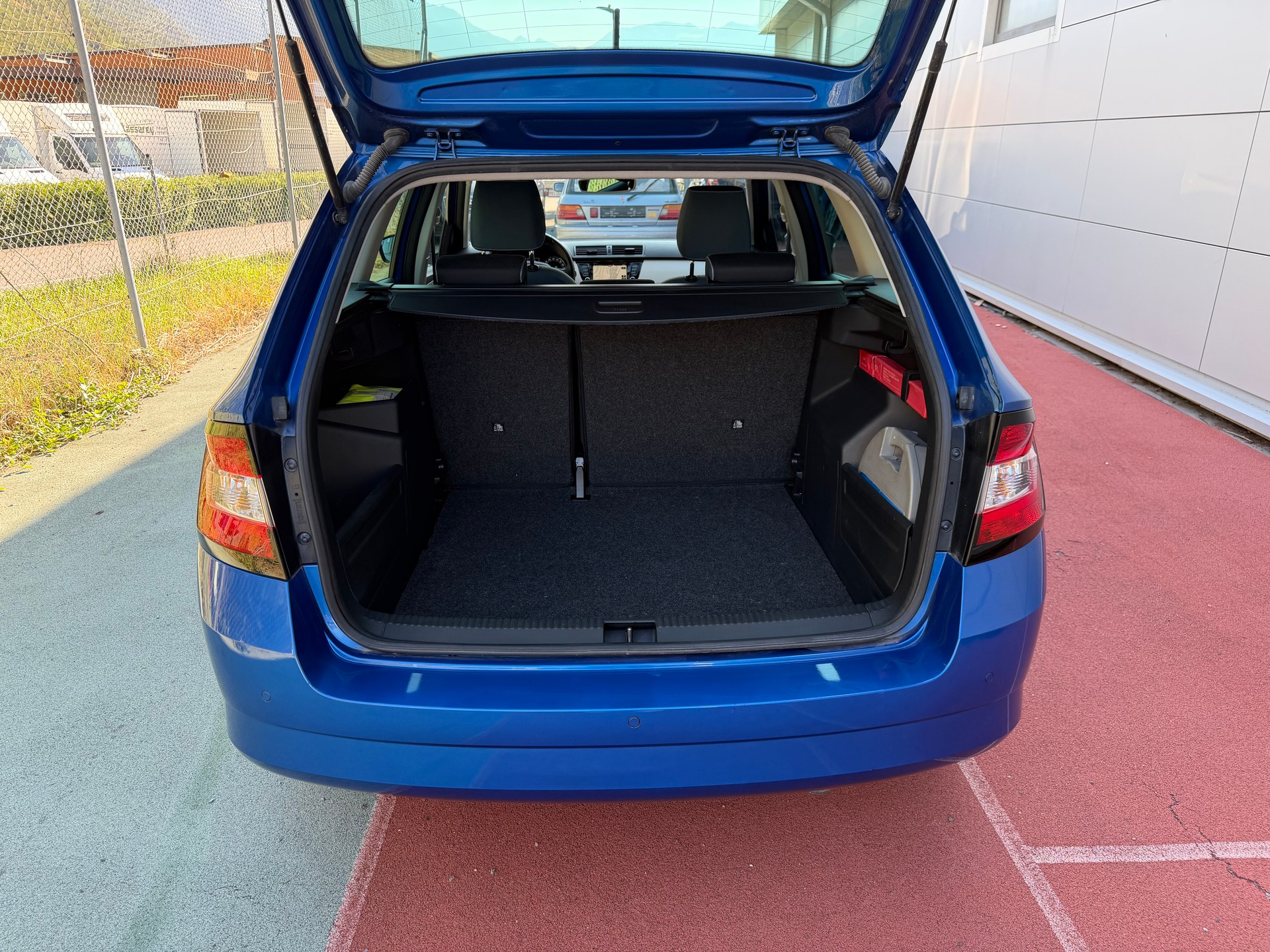 SKODA Fabia 1.4 TDI Ambition DSG-image-12