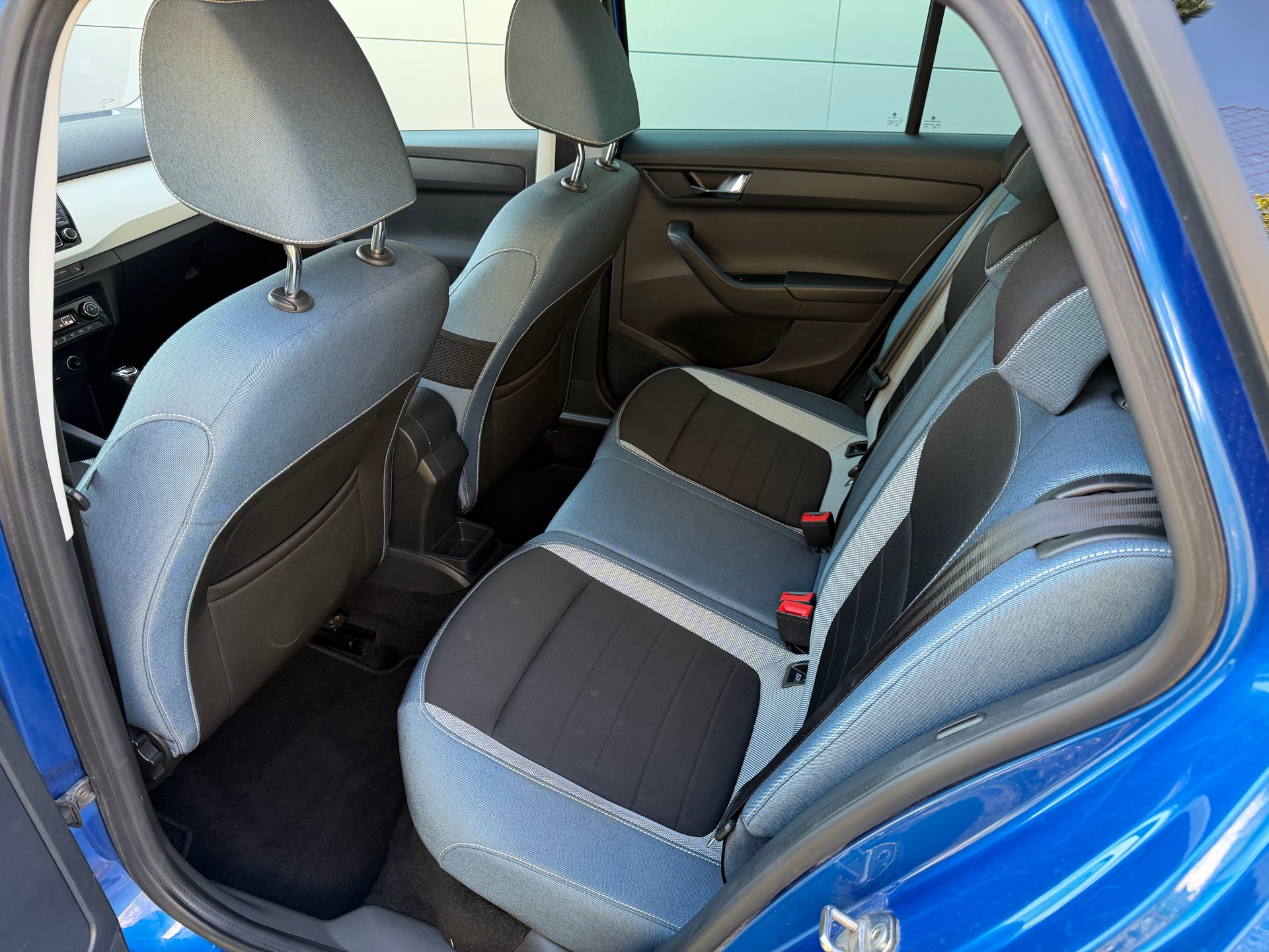SKODA Fabia 1.4 TDI Ambition DSG-image-10