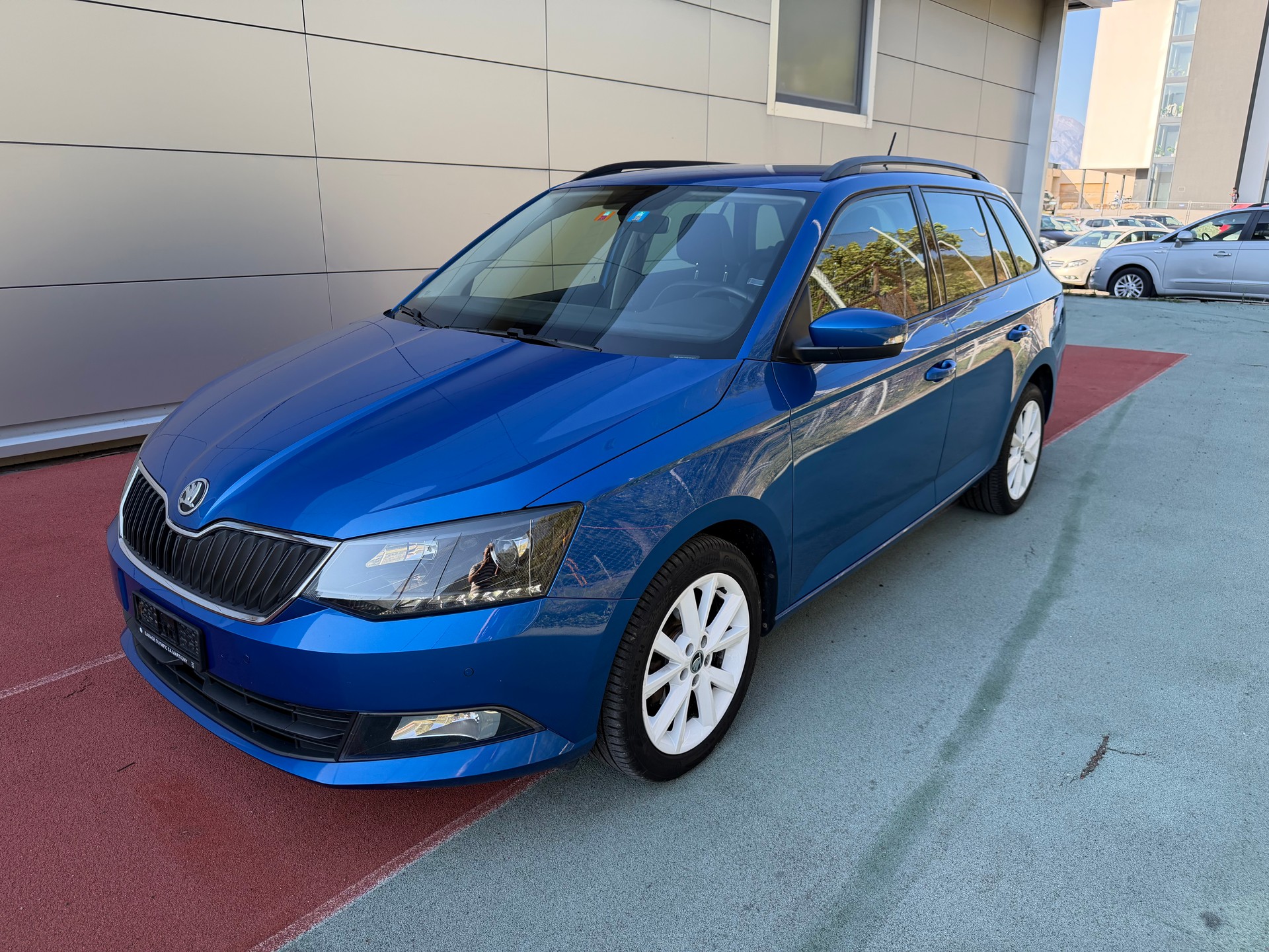 SKODA Fabia 1.4 TDI Ambition DSG-image-0