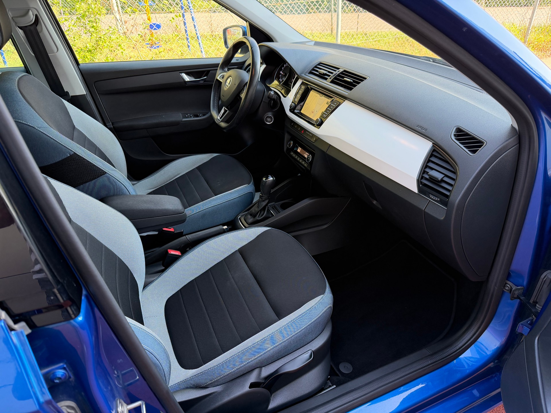 SKODA Fabia 1.4 TDI Ambition DSG-image-9