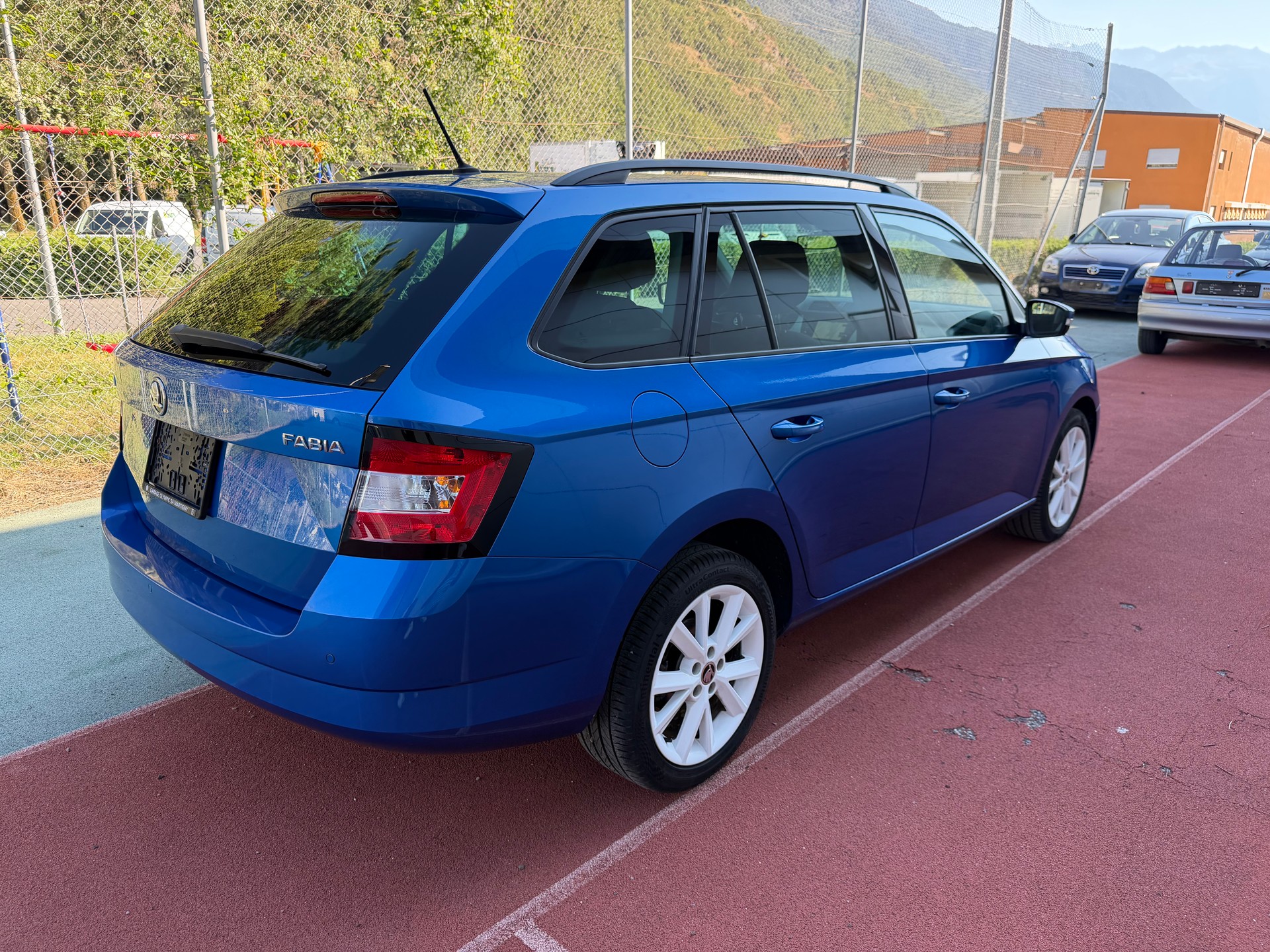 SKODA Fabia 1.4 TDI Ambition DSG-image-3
