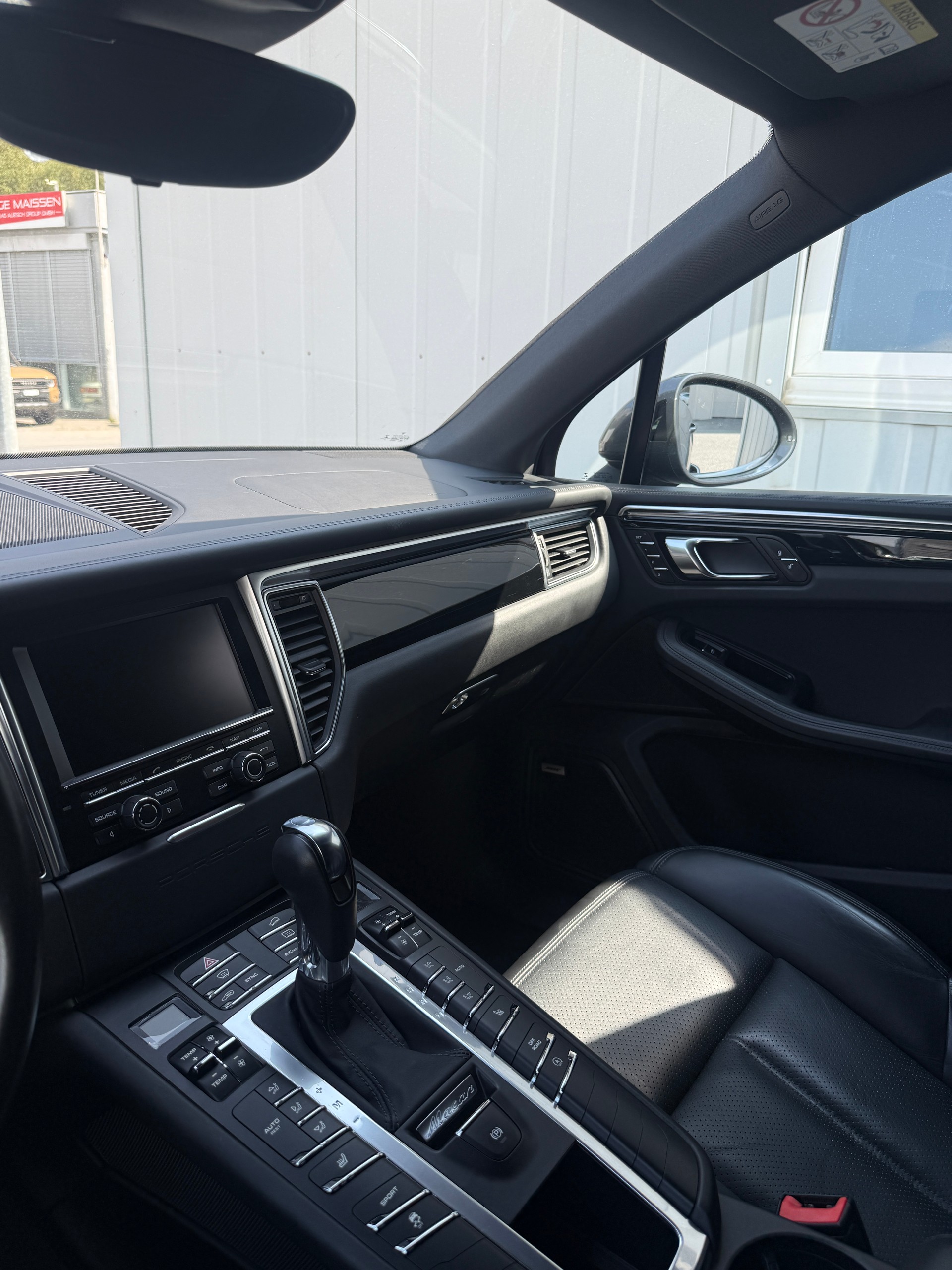 PORSCHE Macan S PDK *TOP-GEPLEGT*ALLE SERVICE BEI PORSCHE*MFK FRISCH*-image-17