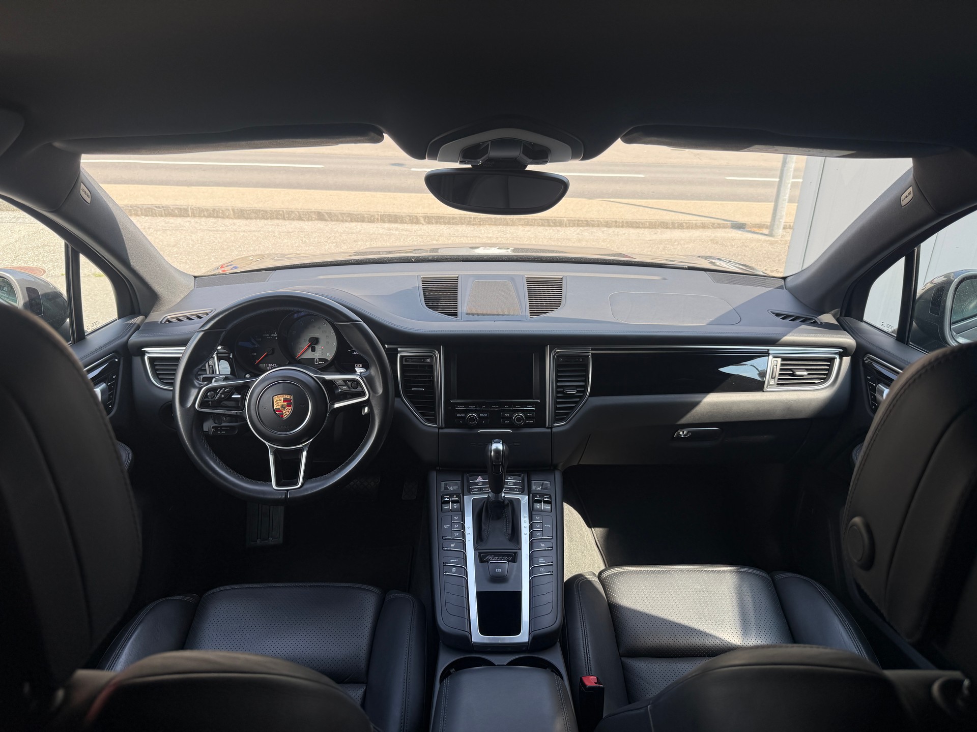 PORSCHE Macan S PDK *TOP-GEPLEGT*ALLE SERVICE BEI PORSCHE*MFK FRISCH*-image-16