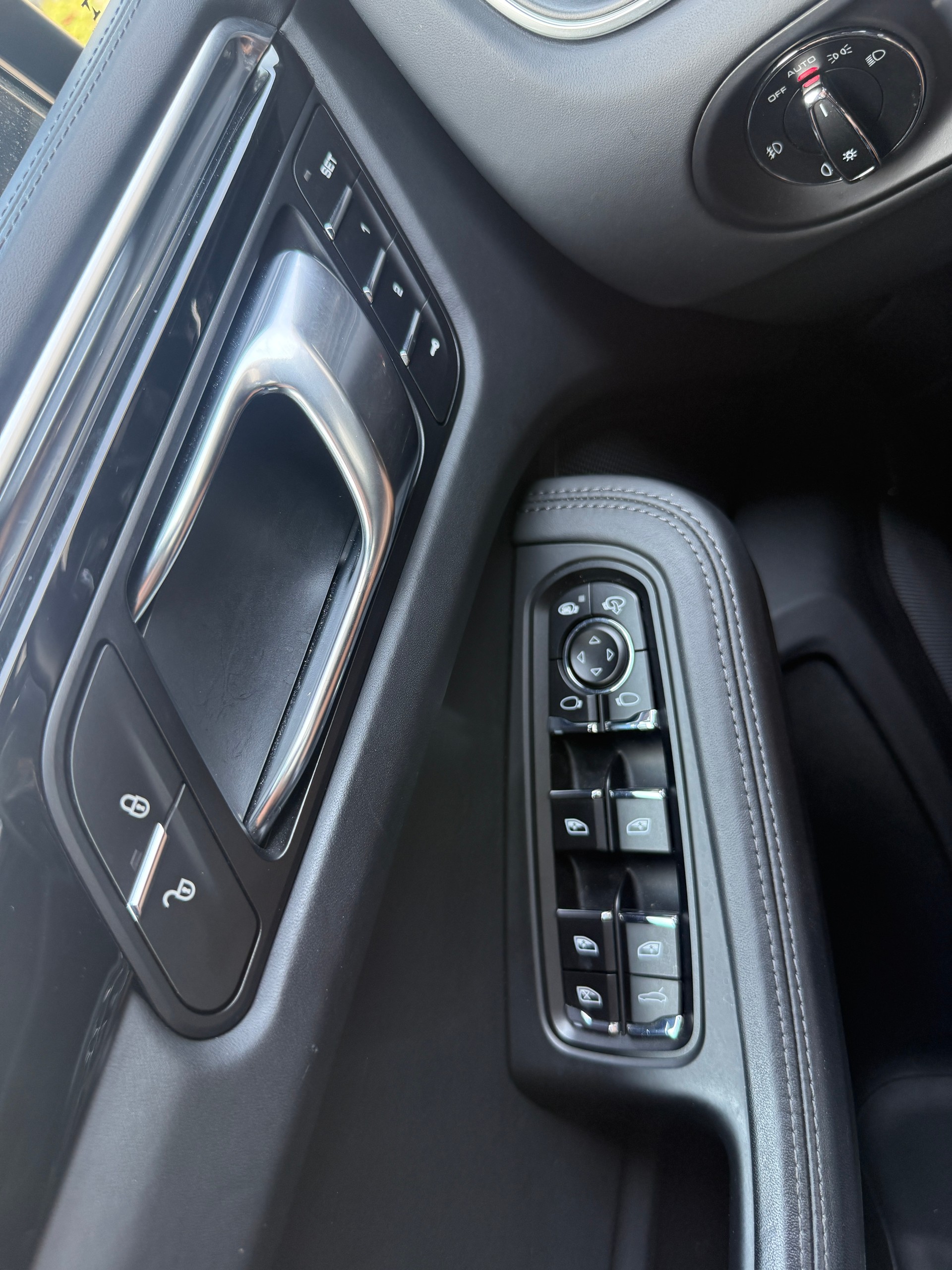 PORSCHE Macan S PDK *TOP-GEPLEGT*ALLE SERVICE BEI PORSCHE*MFK FRISCH*-image-24