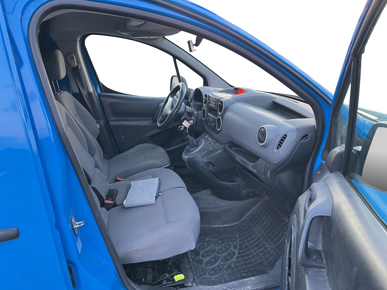 PEUGEOT Partner 1.6 e-HDI Urban Pack-image-6