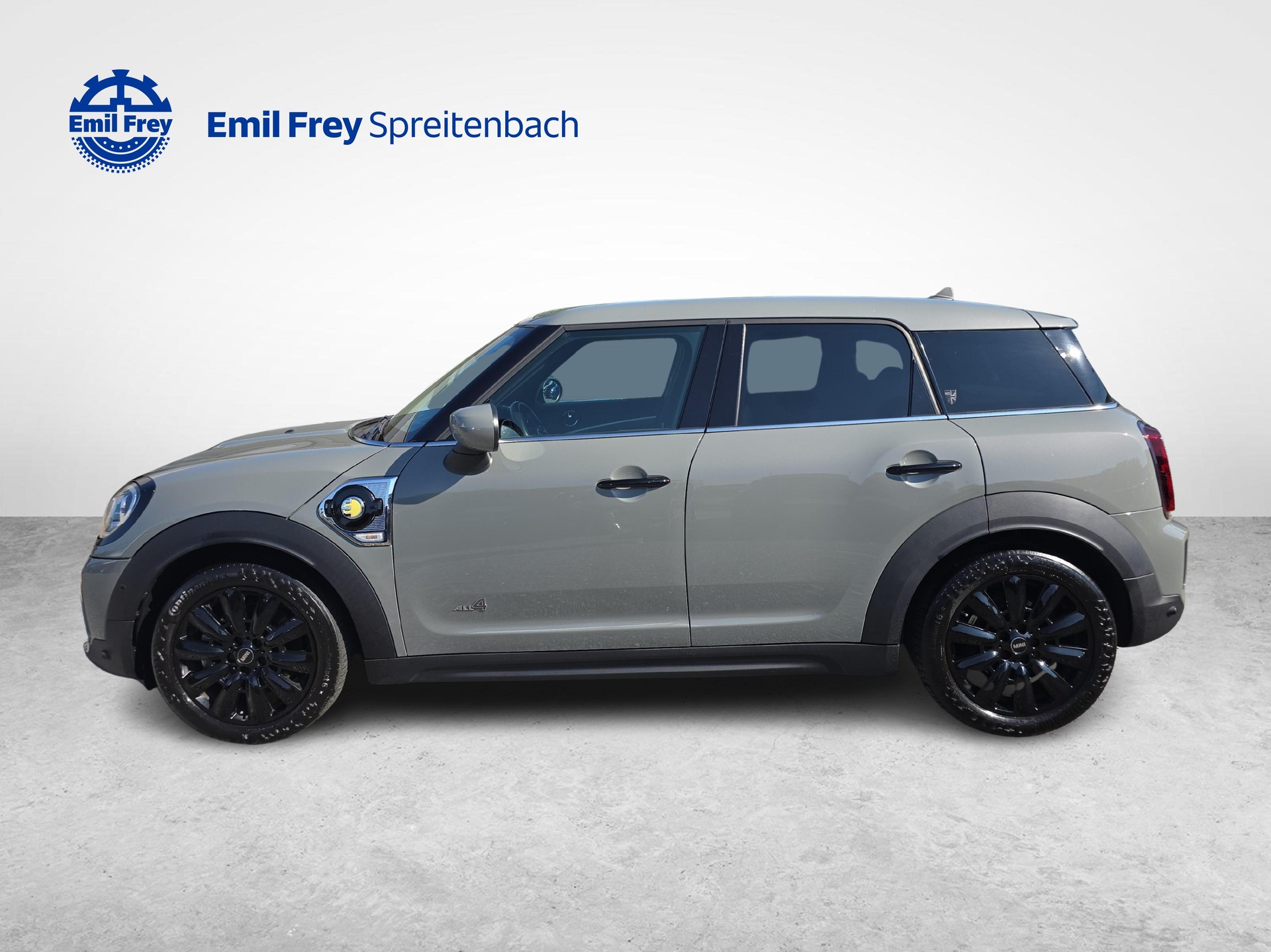 MINI Countryman F60 1.5i Cooper S E ALL4-image-2