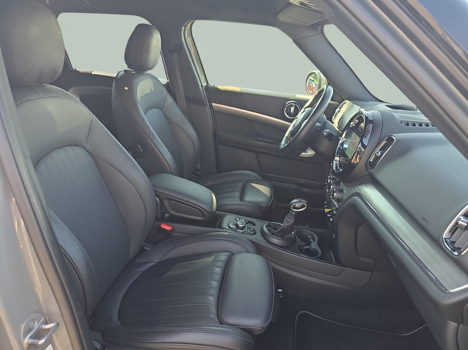 MINI Countryman F60 1.5i Cooper S E ALL4-image-10