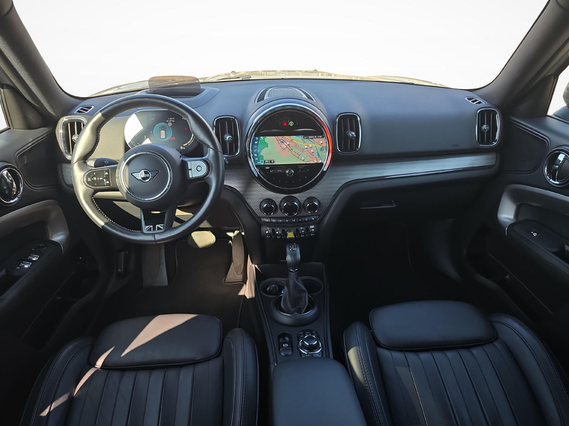 MINI Countryman F60 1.5i Cooper S E ALL4-image-9