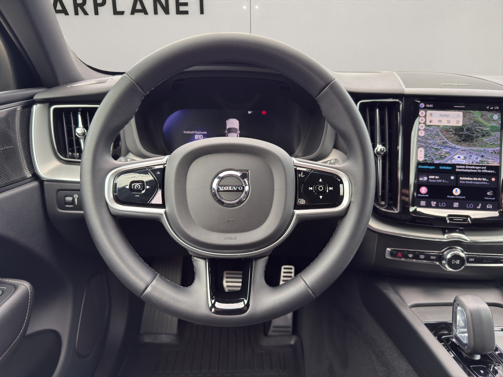 VOLVO XC60 2.0 B4 MH R-Design AWD-image-14