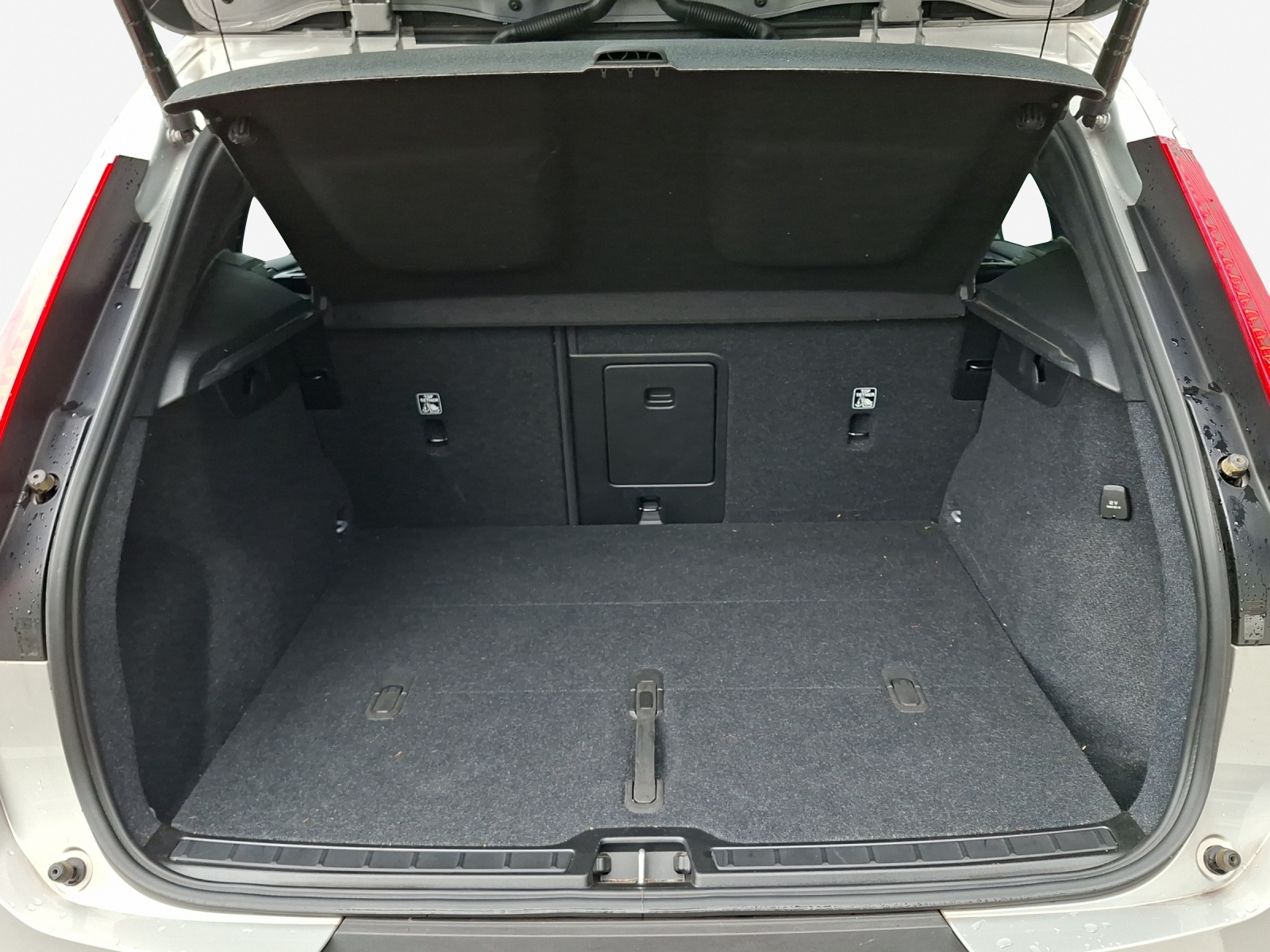 VOLVO XC40 B4 Benzin Mild Hybrid AWD Ultim. Dark DCT-image-12