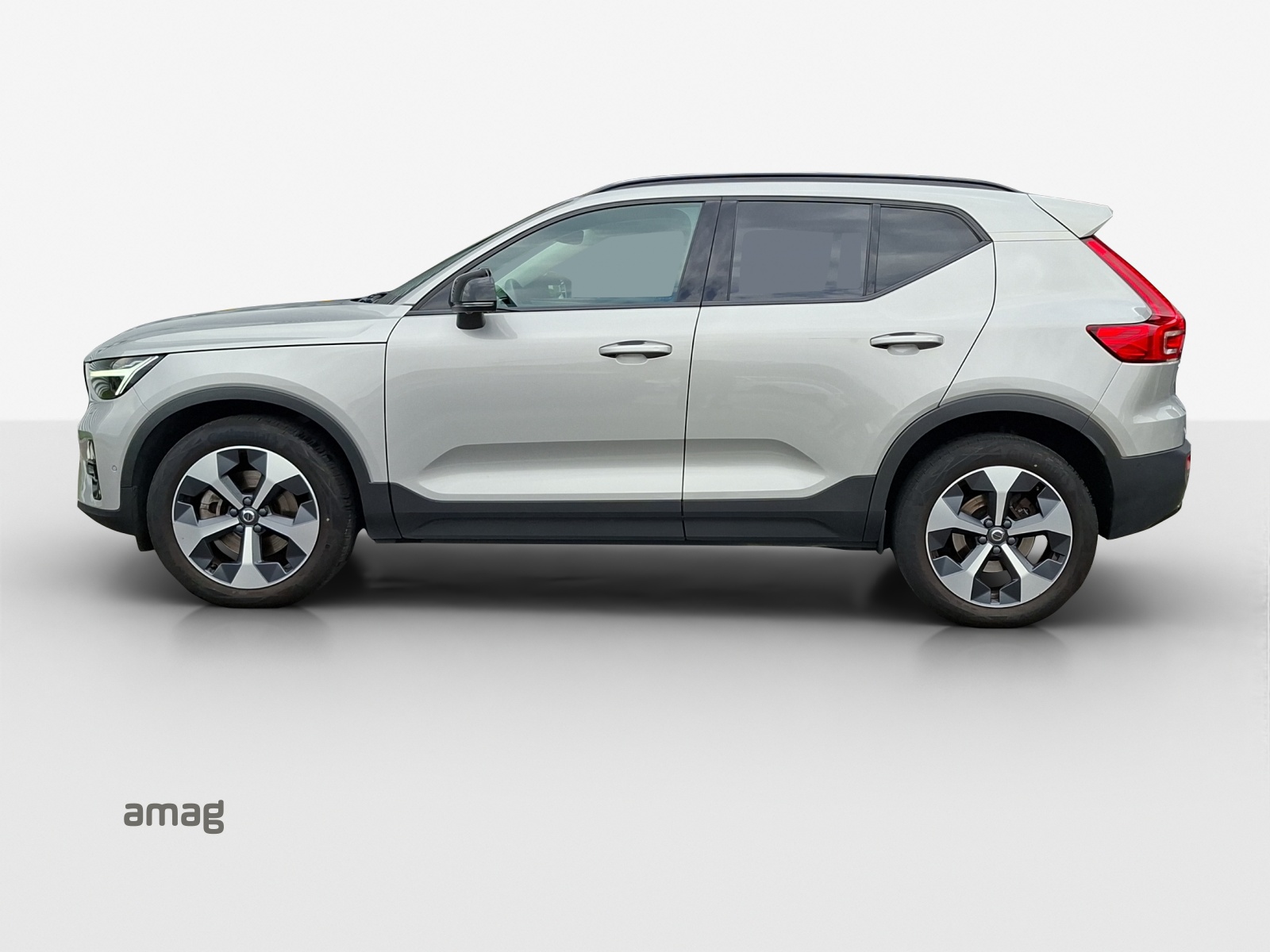 VOLVO XC40 B4 Benzin Mild Hybrid AWD Ultim. Dark DCT-image-1
