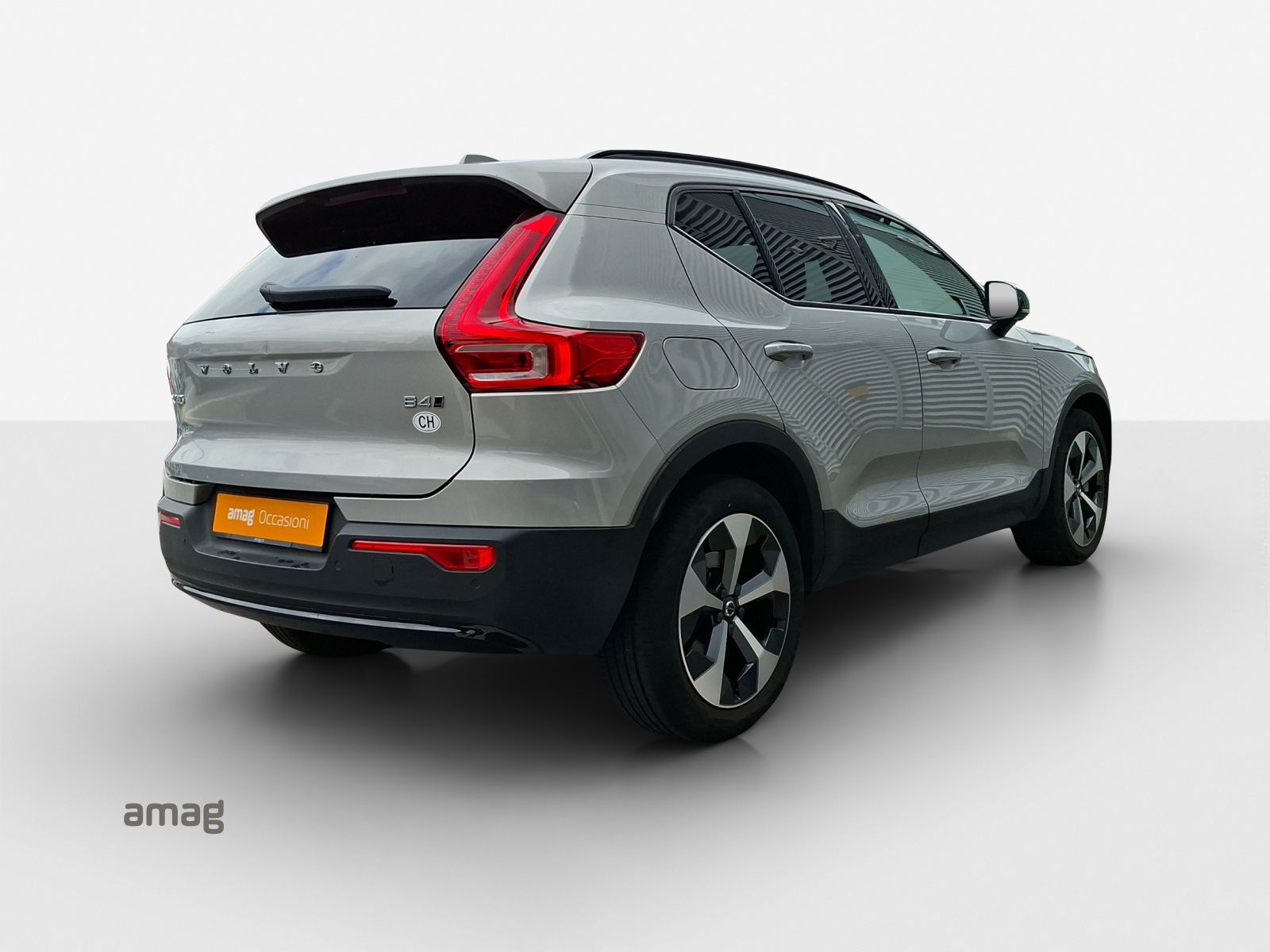 VOLVO XC40 B4 Benzin Mild Hybrid AWD Ultim. Dark DCT-image-4