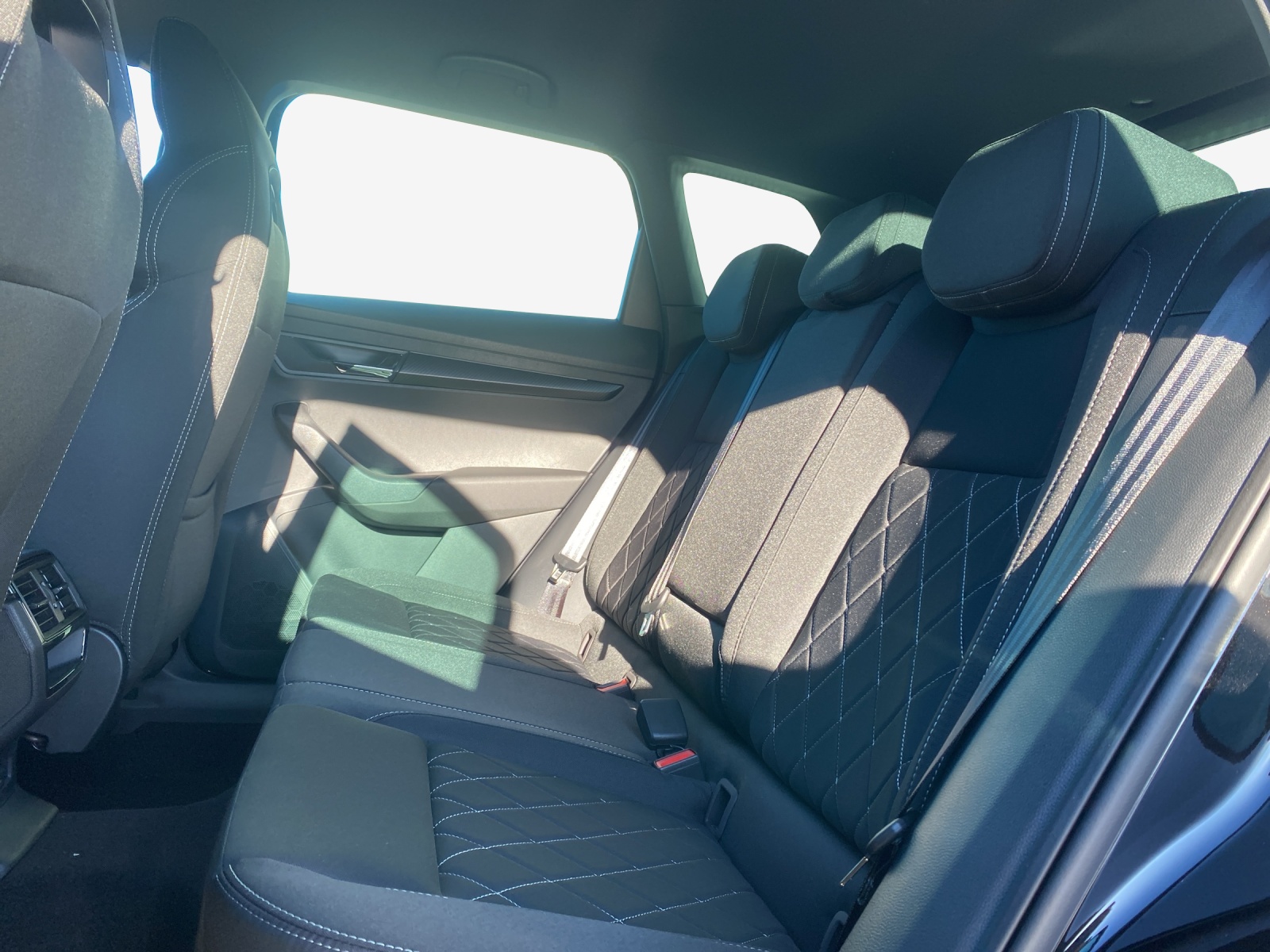 SKODA Karoq 2.0 TSI SportLine 4x4 DSG-image-11