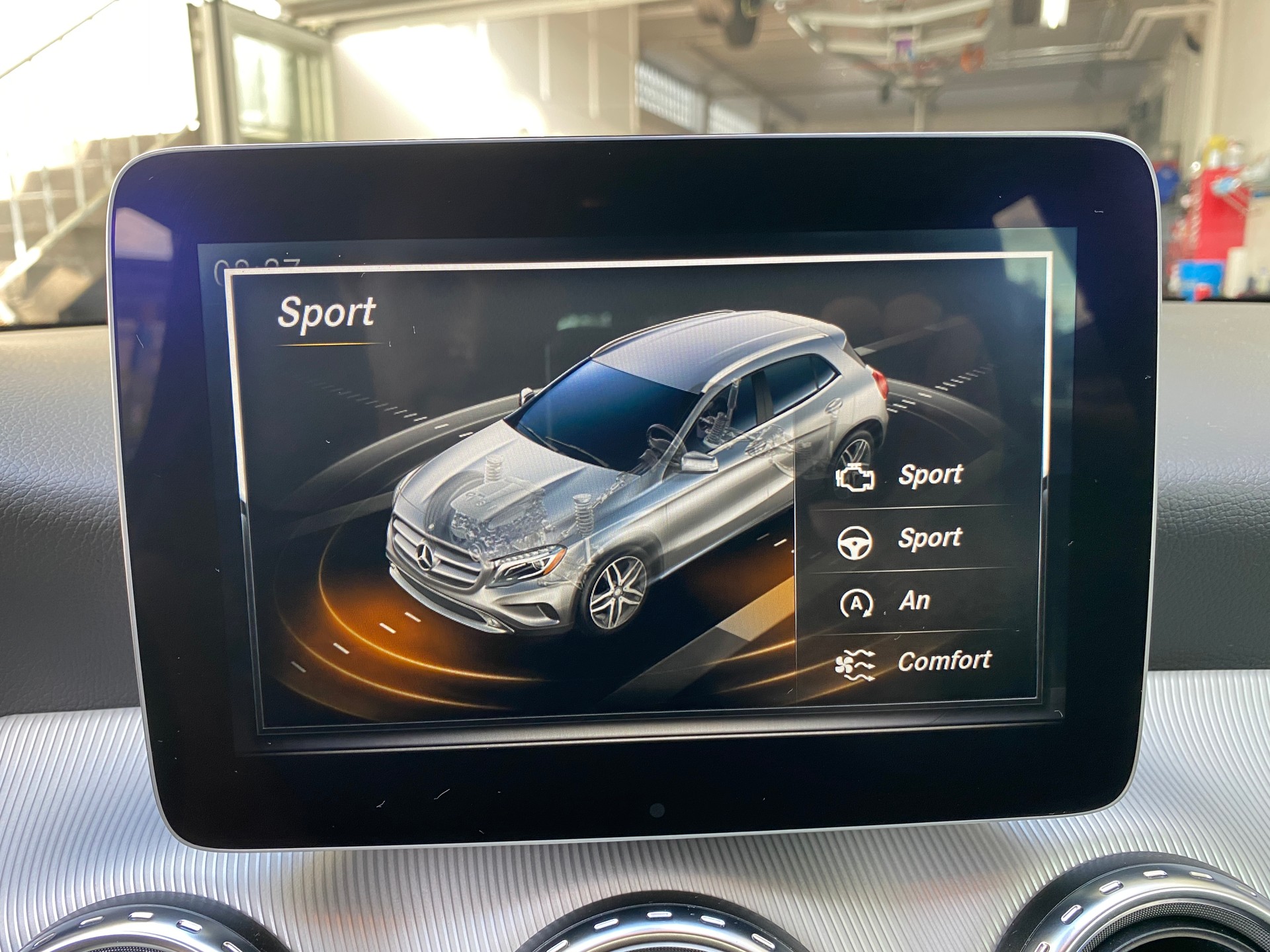 MERCEDES-BENZ GLA 200 Night Star 7G-DCT-image-21