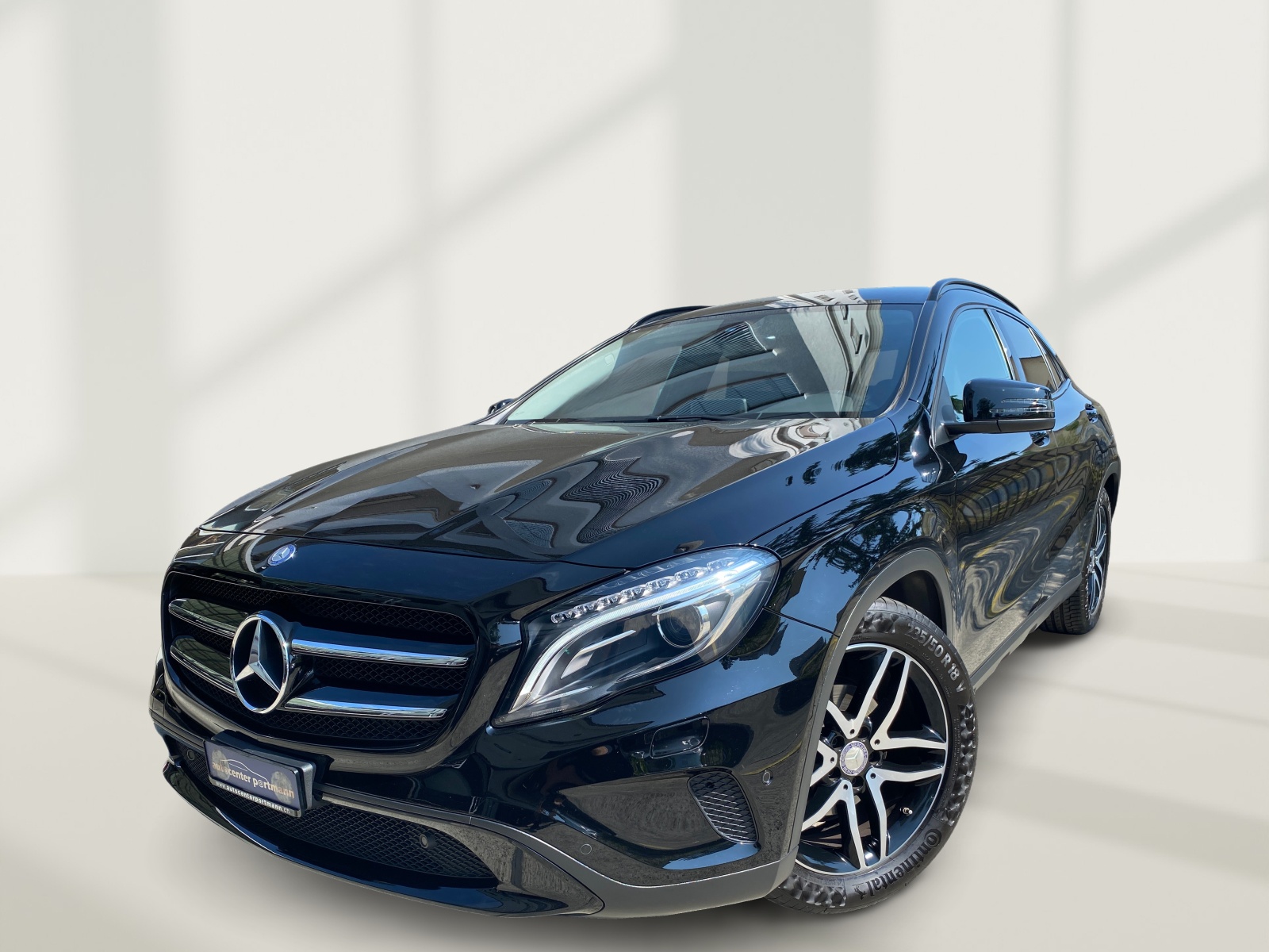 MERCEDES-BENZ GLA 200 Night Star 7G-DCT