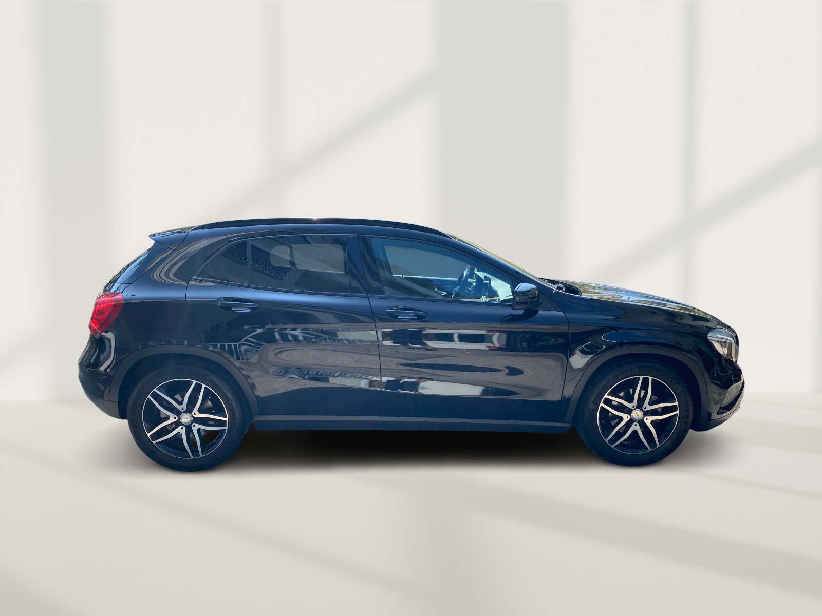 MERCEDES-BENZ GLA 200 Night Star 7G-DCT-image-10