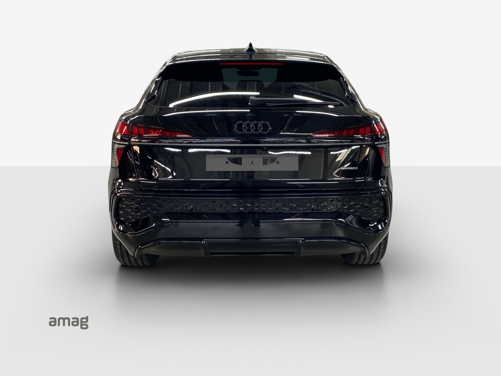 AUDI Q3 Sportback TFSI quattro 195 kW S tronic-image-3