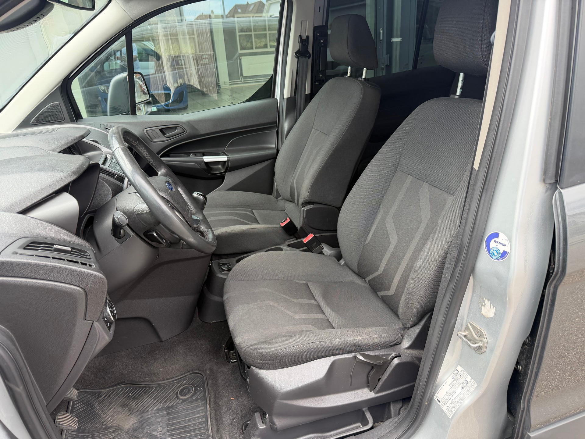 FORD Grand Tourneo Connect 1.6 TDCi Rollstuhl-Rampe Trend-image-16