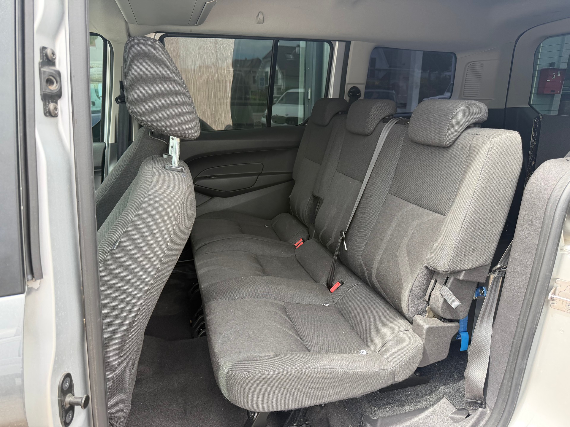 FORD Grand Tourneo Connect 1.6 TDCi Rollstuhl-Rampe Trend-image-14
