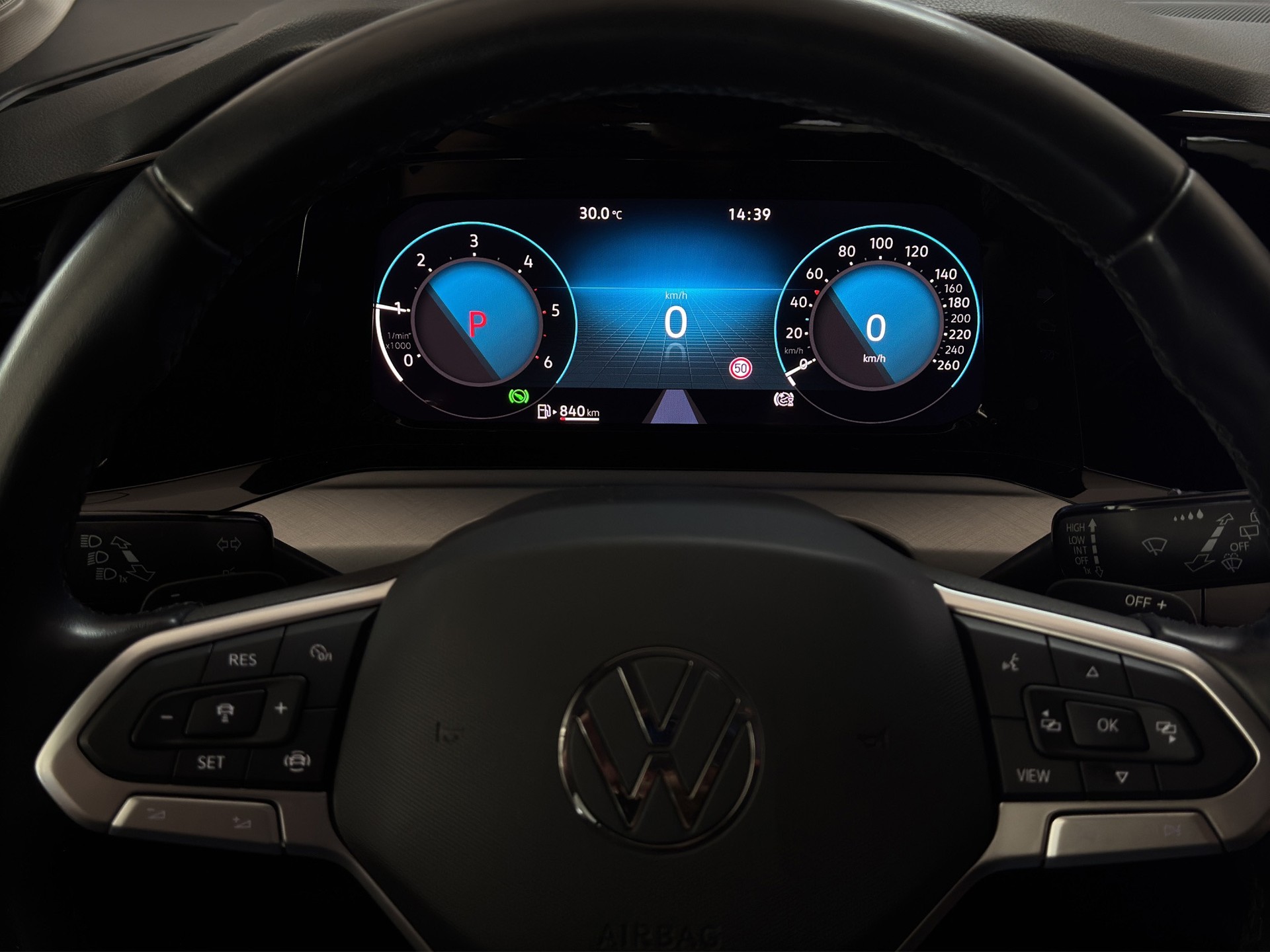 VW Golf 2.0 TDI Life Business DSG-image-12