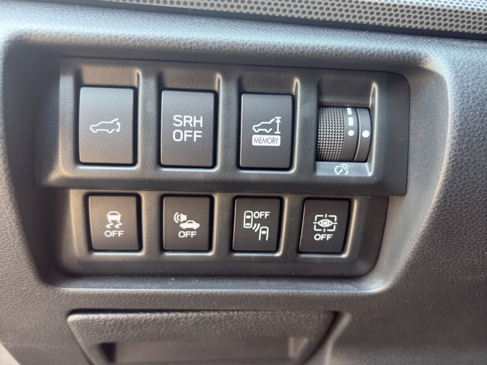 SUBARU Forester Station 2.0i e-Boxer Swiss Plus-image-16