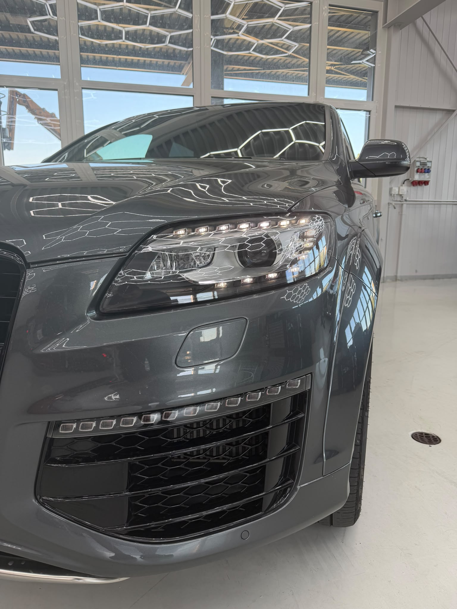 AUDI Q7 4.2 TDI quattro tiptronic-image-4