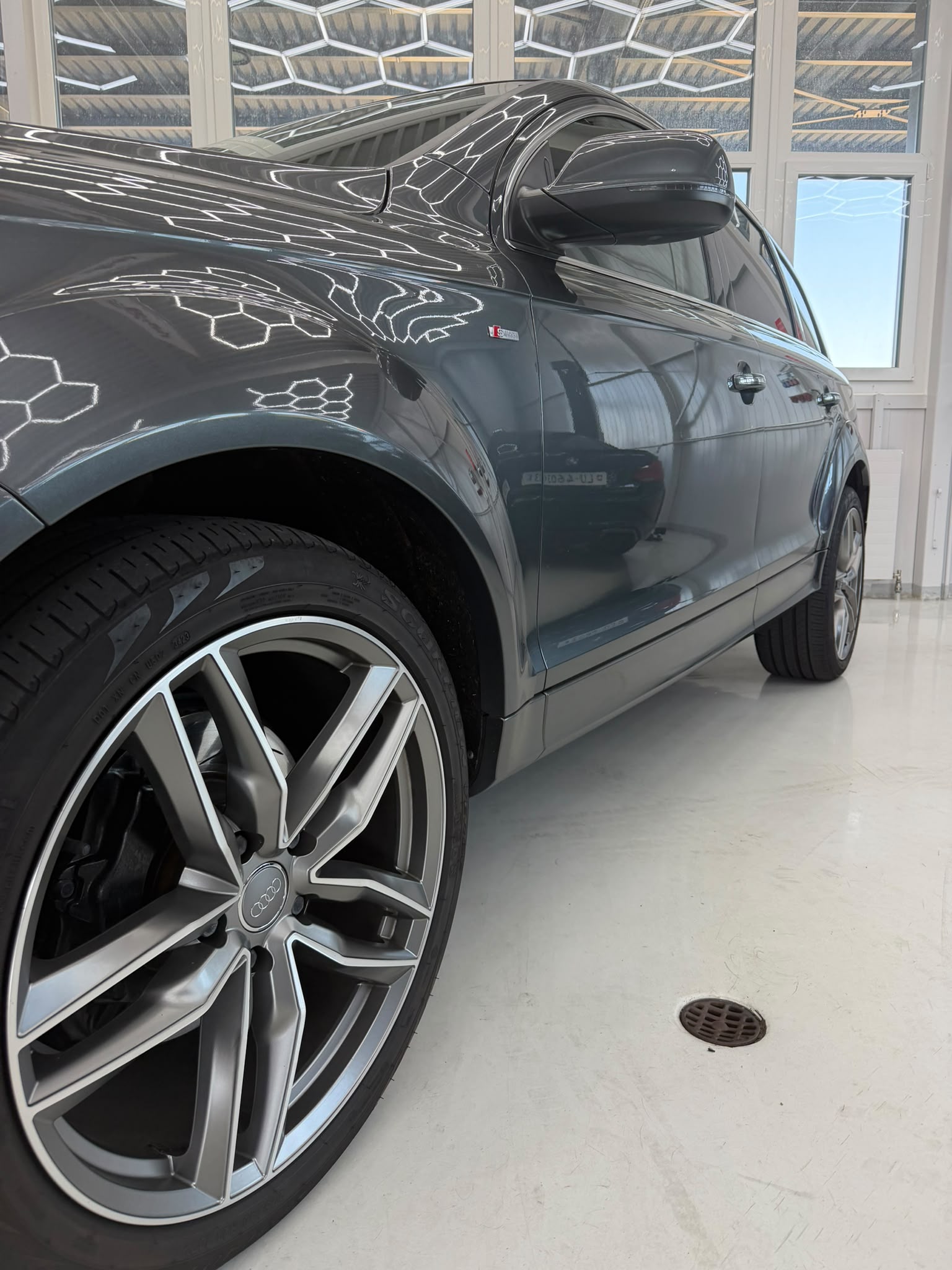 AUDI Q7 4.2 TDI quattro tiptronic-image-3