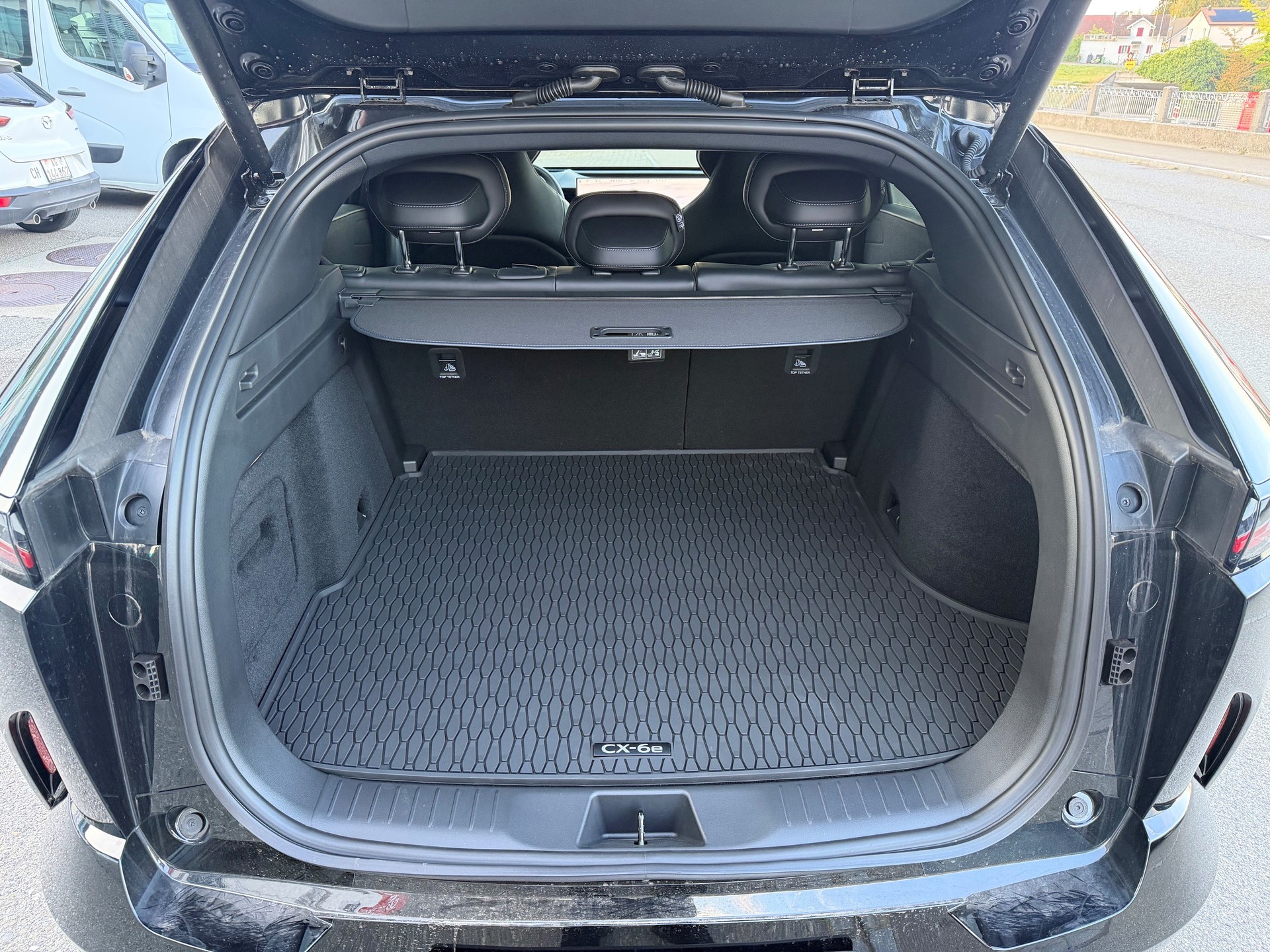 MAZDA CX-6e 78kWh/258 Takumi BK 21"-image-15