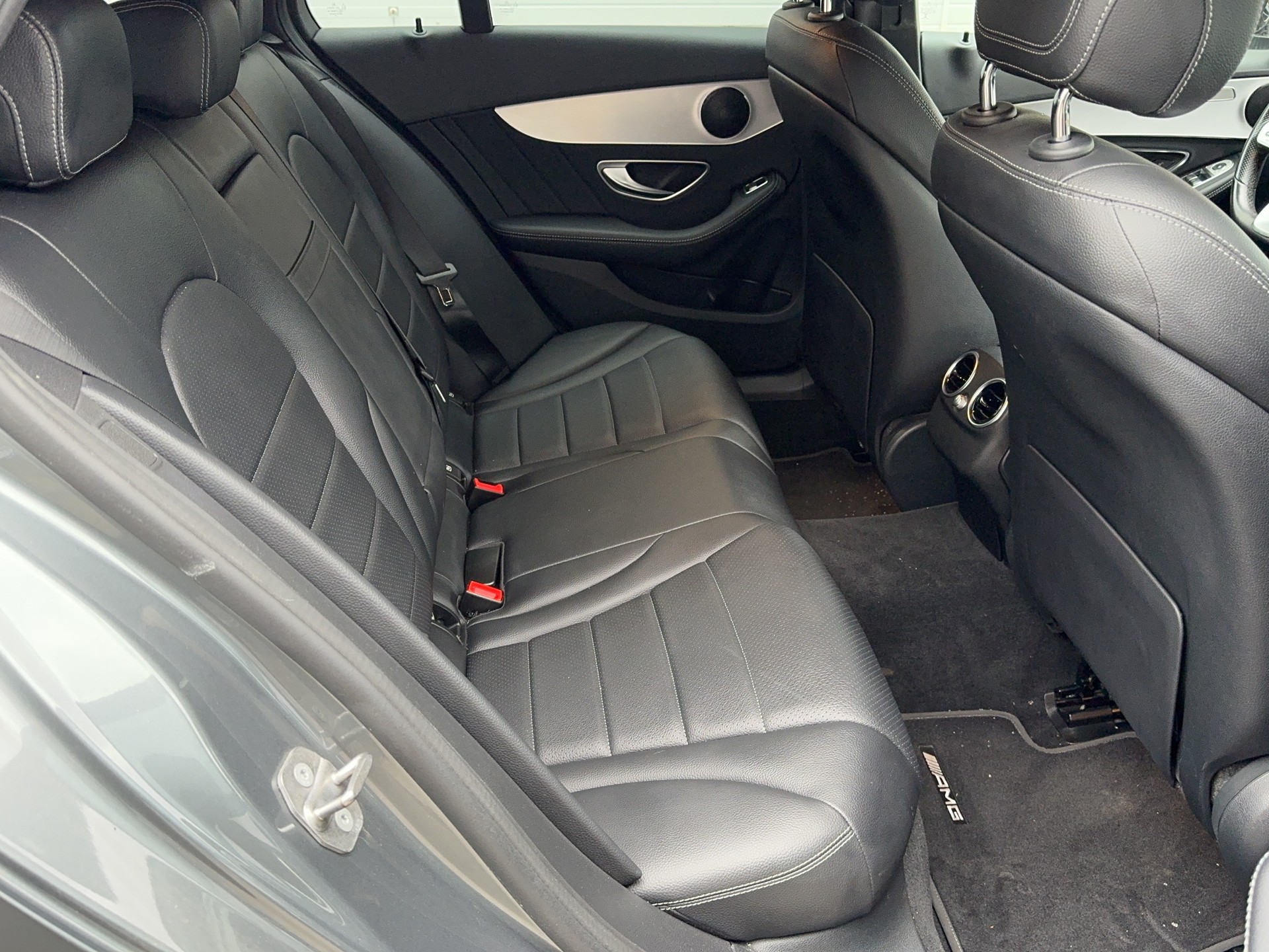 MERCEDES-BENZ C 200 Swiss Star AMG Line 4M 9G-Tronic-image-11