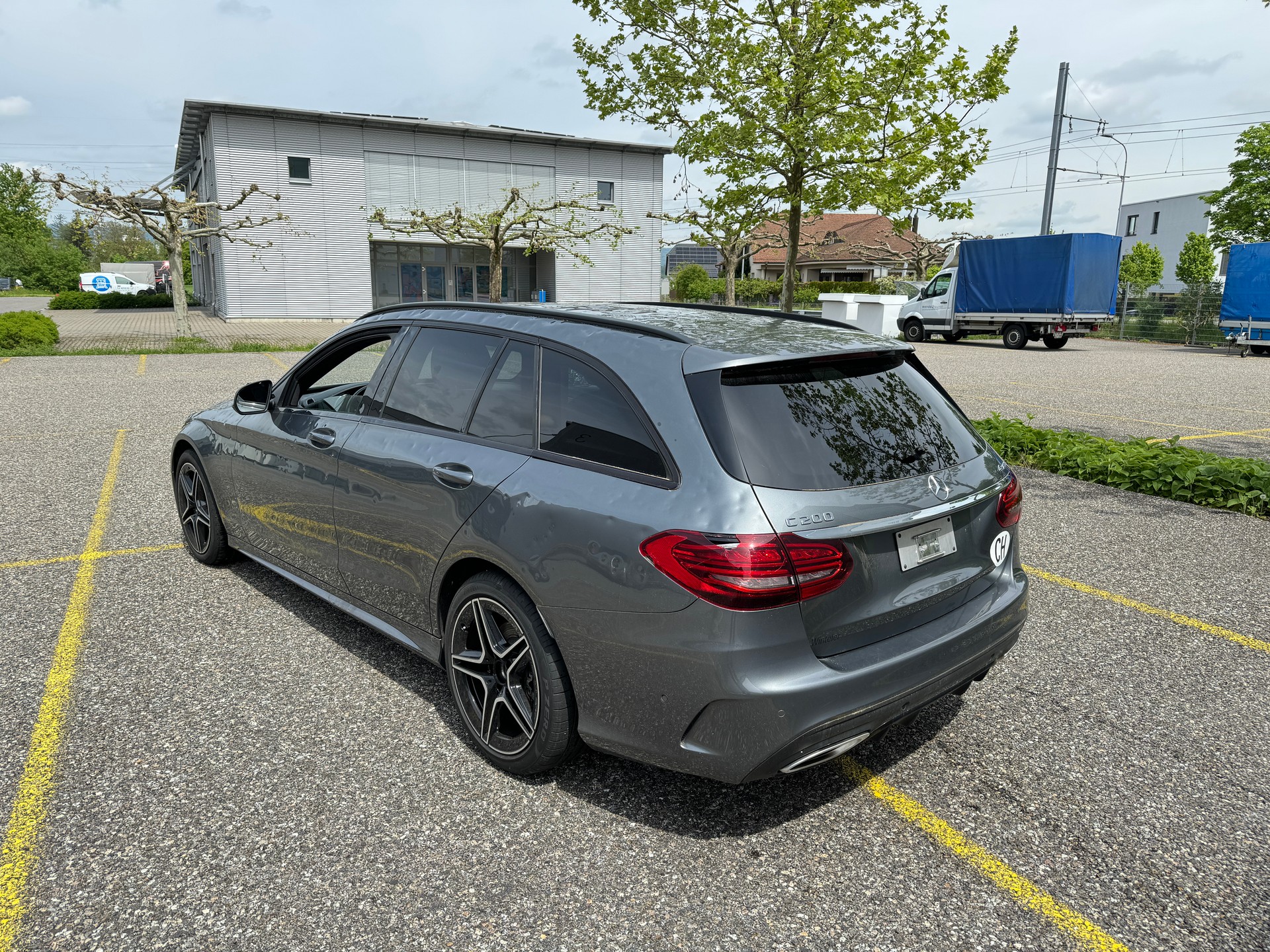 MERCEDES-BENZ C 200 Swiss Star AMG Line 4M 9G-Tronic-image-2
