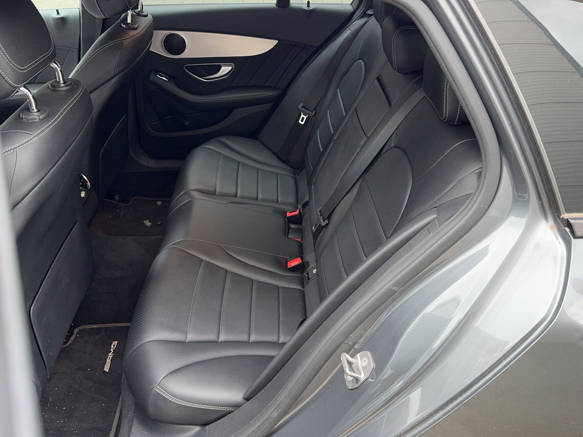 MERCEDES-BENZ C 200 Swiss Star AMG Line 4M 9G-Tronic-image-10