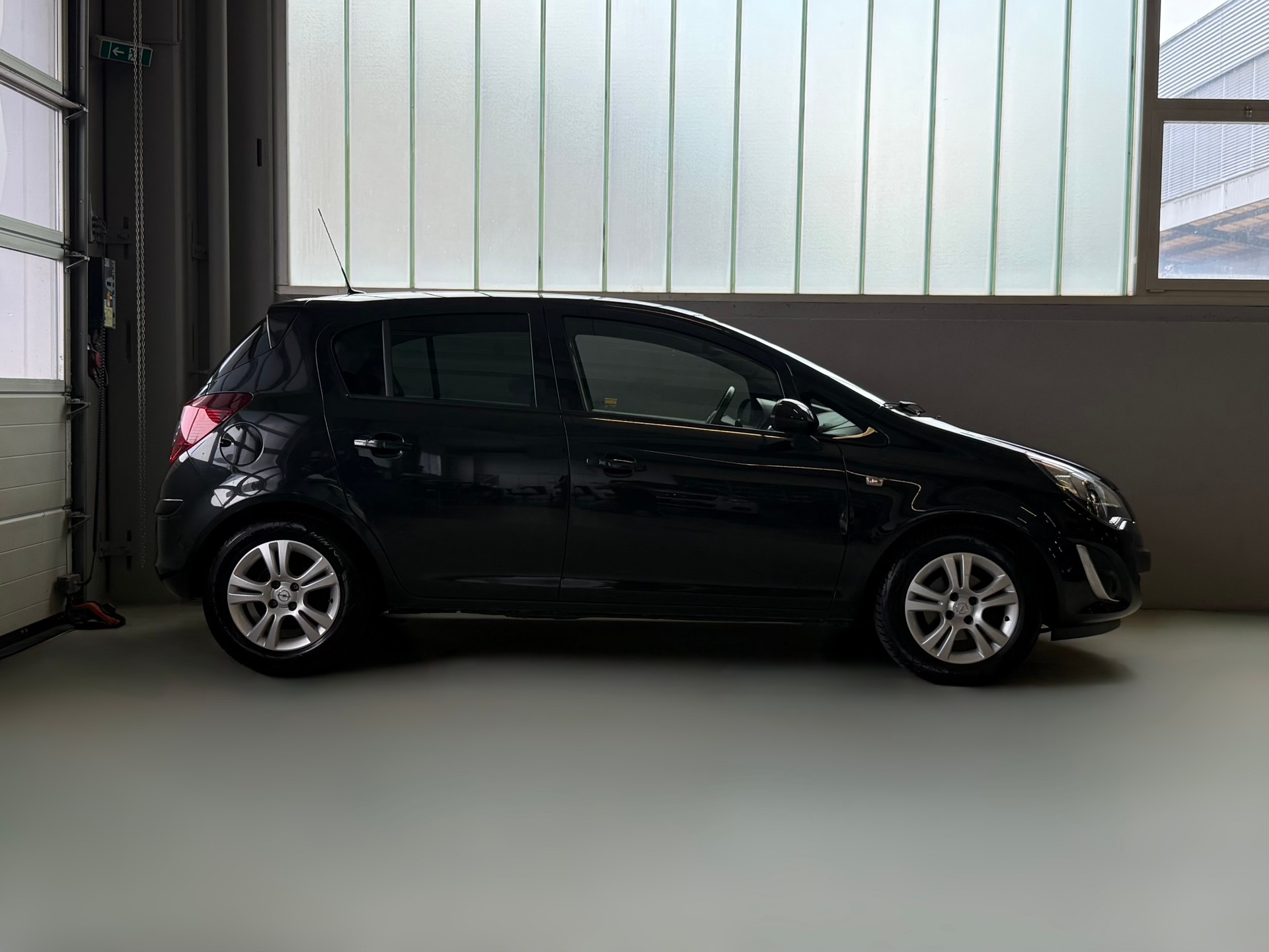 OPEL Corsa 1.4 TP Color Edition Automatic-image-3