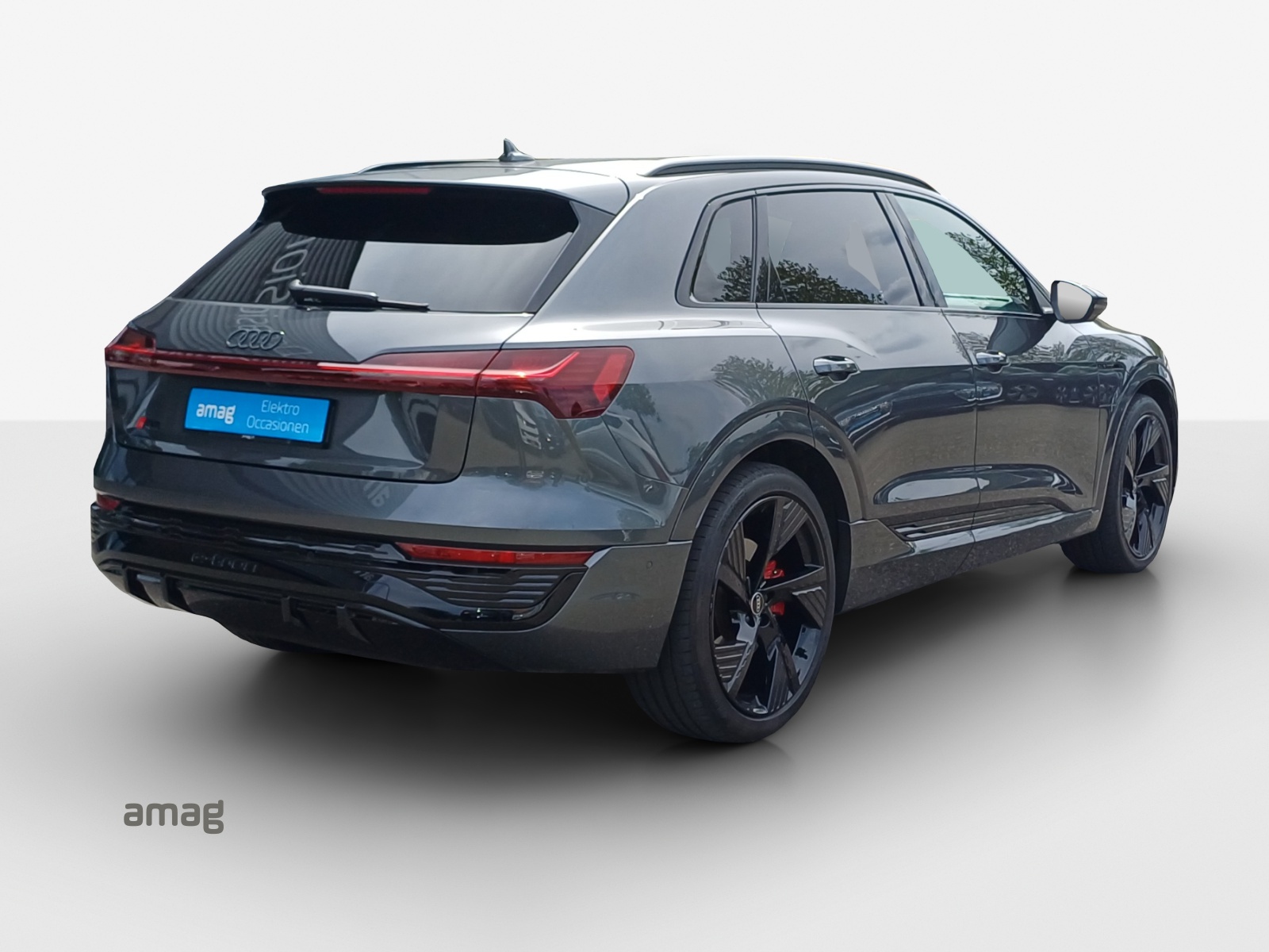 AUDI Q8 55 e-tron Black Edition quattro-image-5