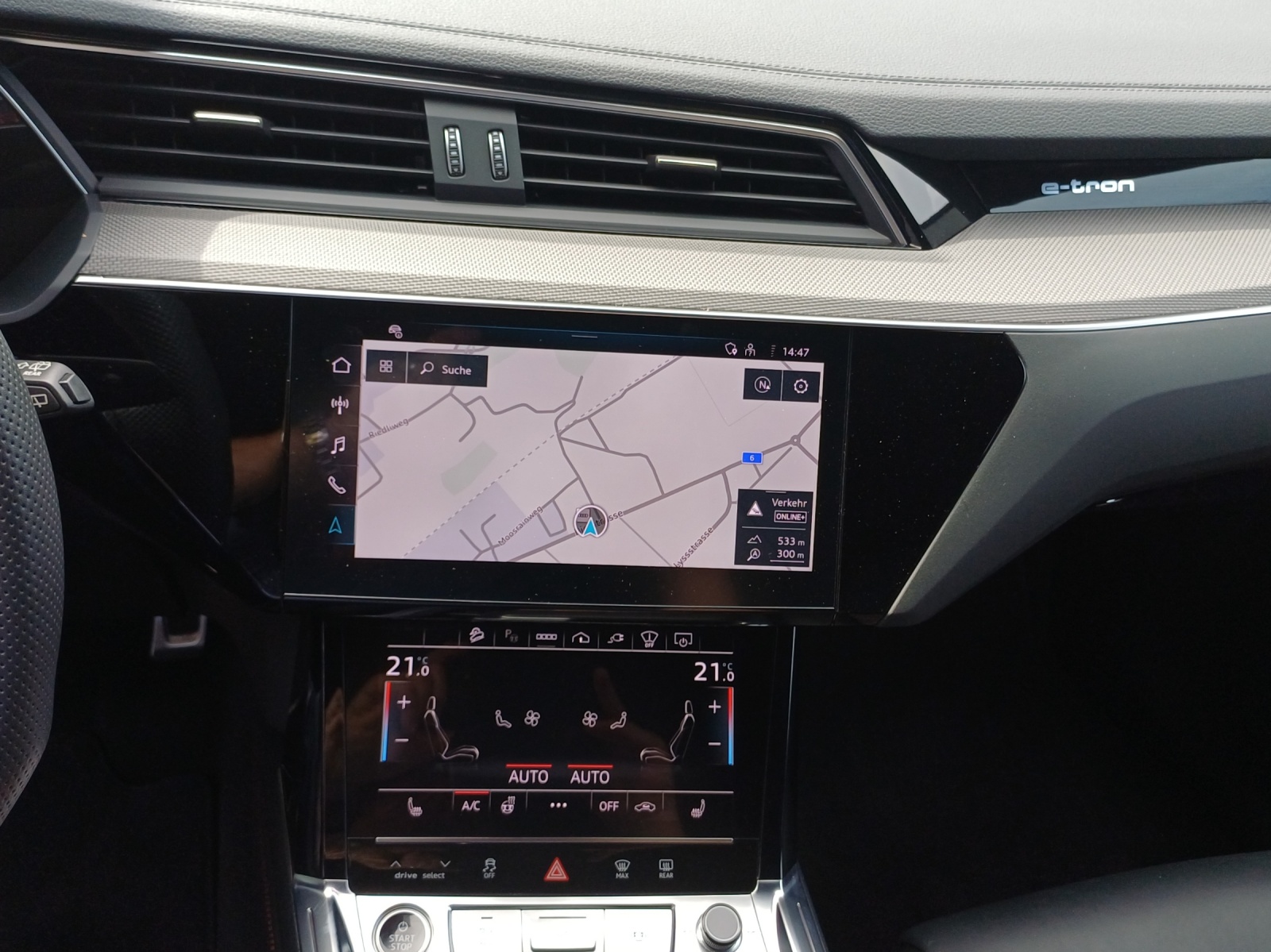 AUDI Q8 55 e-tron Black Edition quattro-image-11