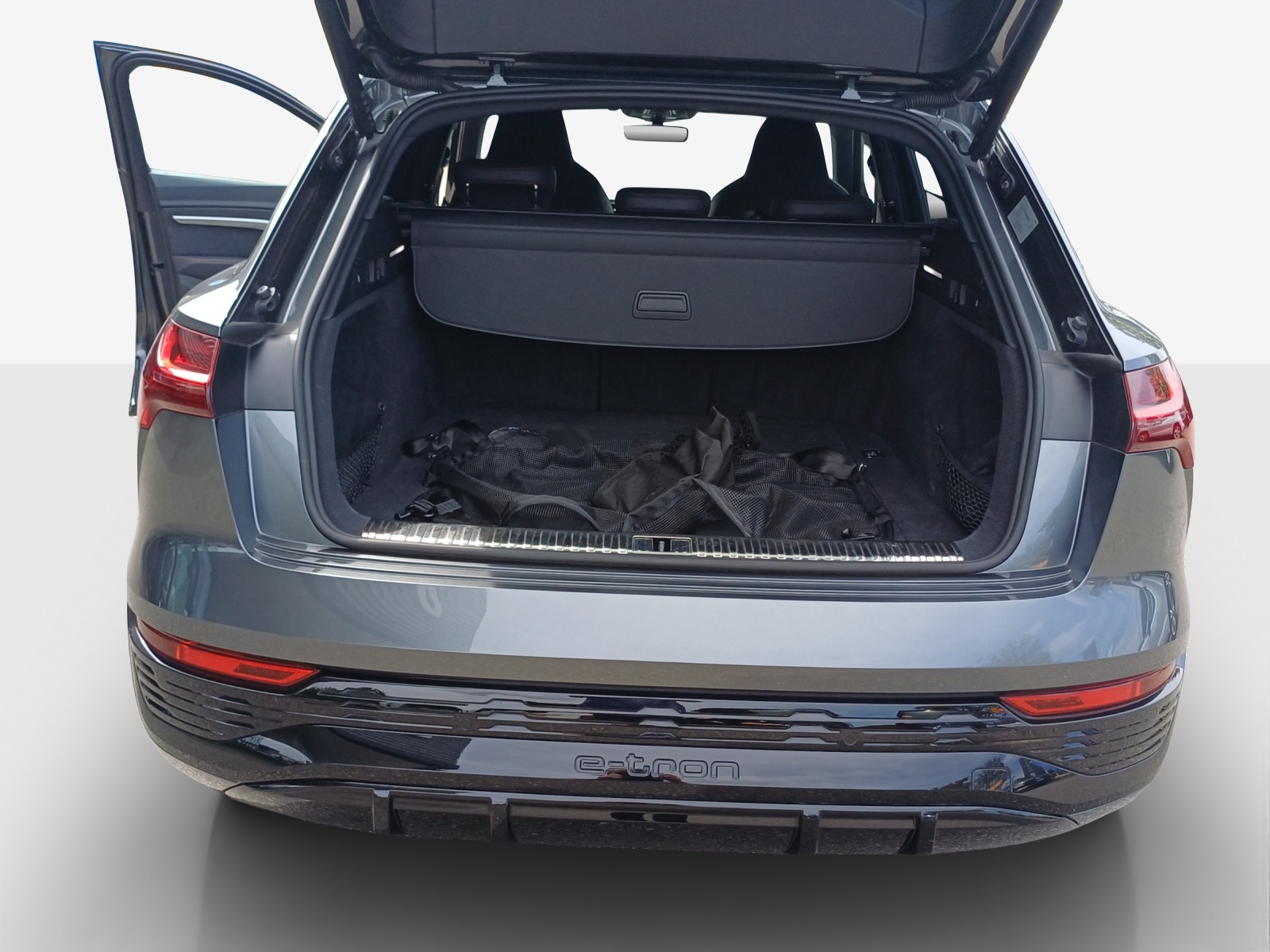 AUDI Q8 55 e-tron Black Edition quattro-image-13