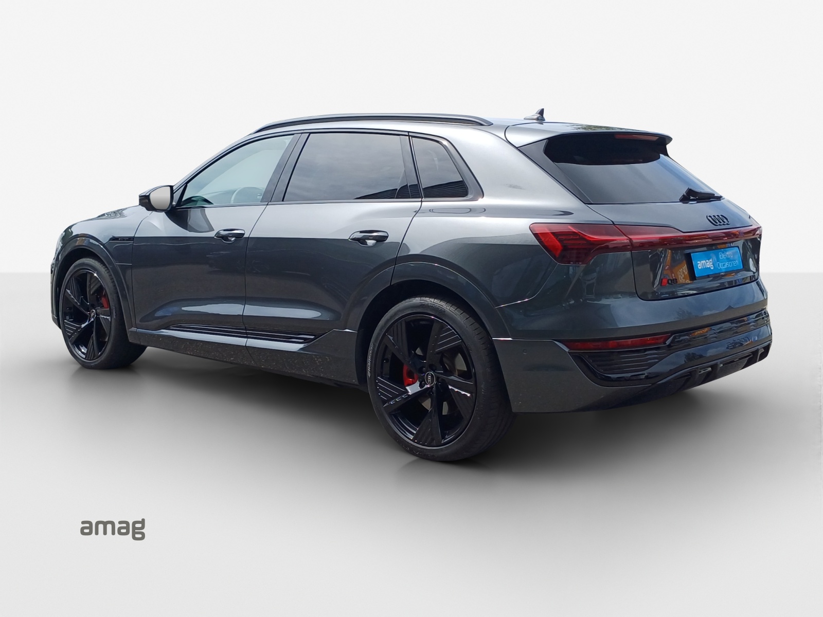 AUDI Q8 55 e-tron Black Edition quattro-showroom-element-2