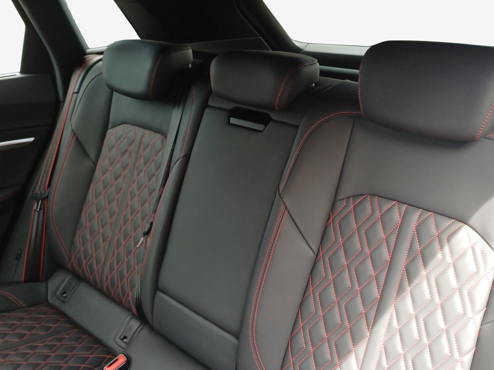 AUDI Q8 55 e-tron Black Edition quattro-image-12