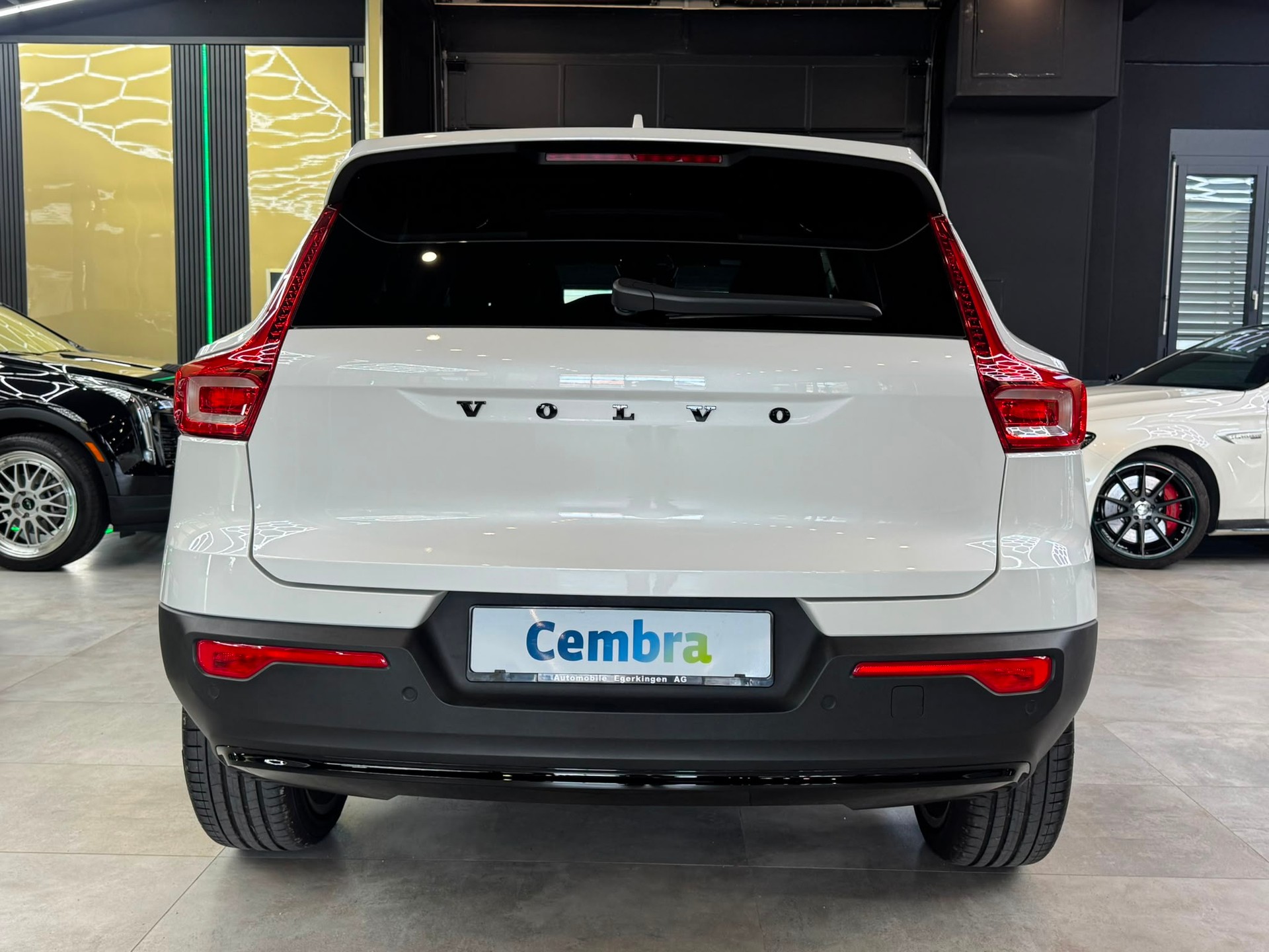 VOLVO XC40 B4 Benzin Mild Hybrid Ultra Dark DCT-image-5