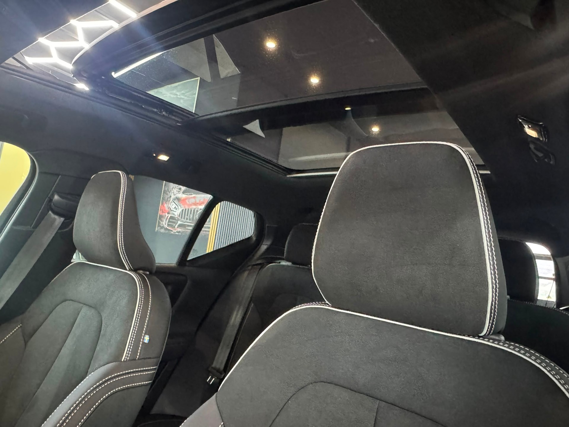 VOLVO XC40 B4 Benzin Mild Hybrid Ultra Dark DCT-image-14