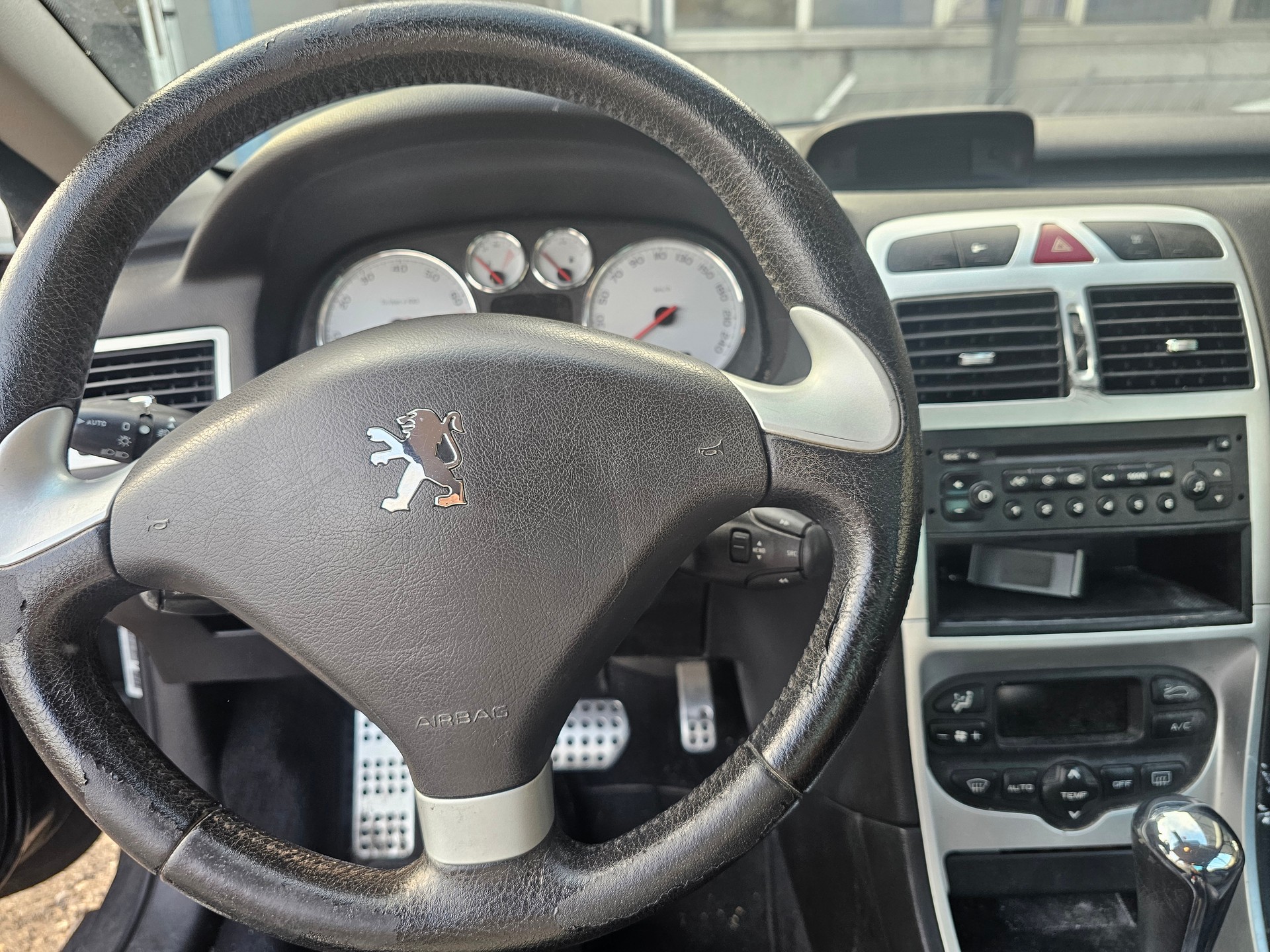PEUGEOT 307 CC 2.0 16V-image-7