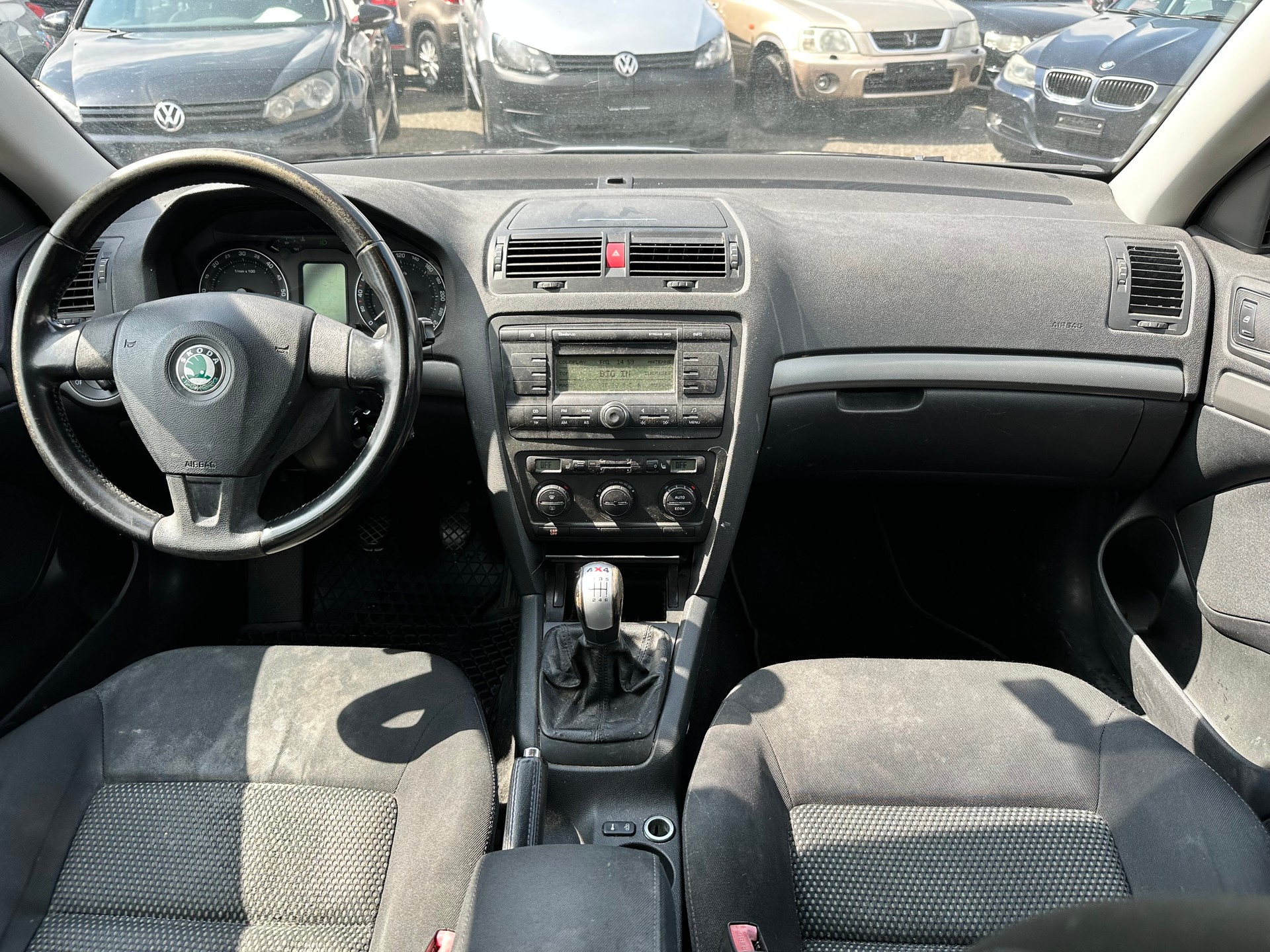 SKODA Octavia 2.0 TDI Adventure 4x4-image-11