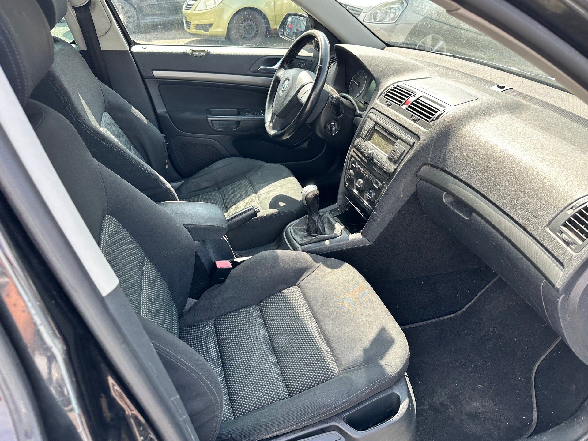 SKODA Octavia 2.0 TDI Adventure 4x4-image-15