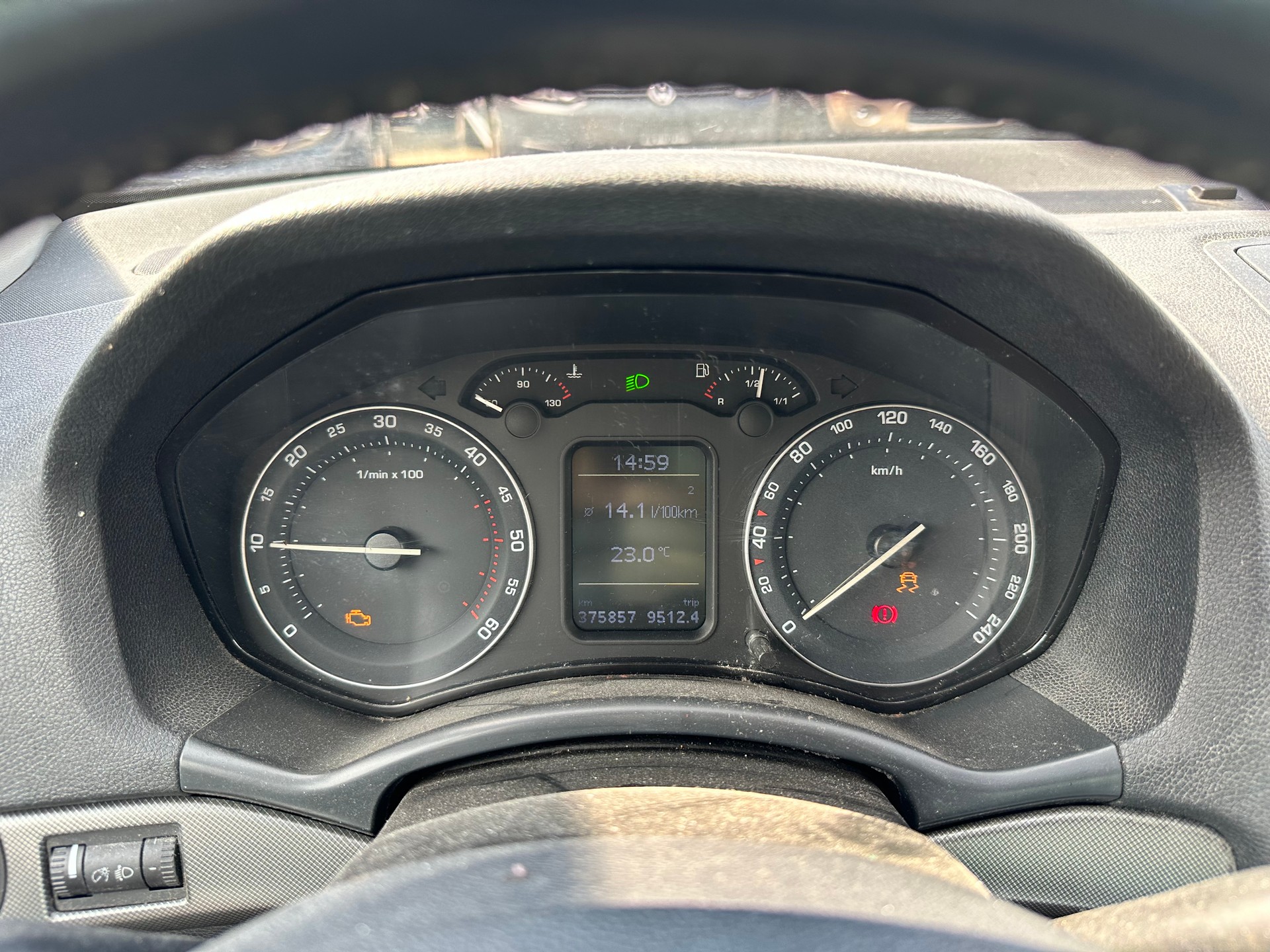 SKODA Octavia 2.0 TDI Adventure 4x4-image-9