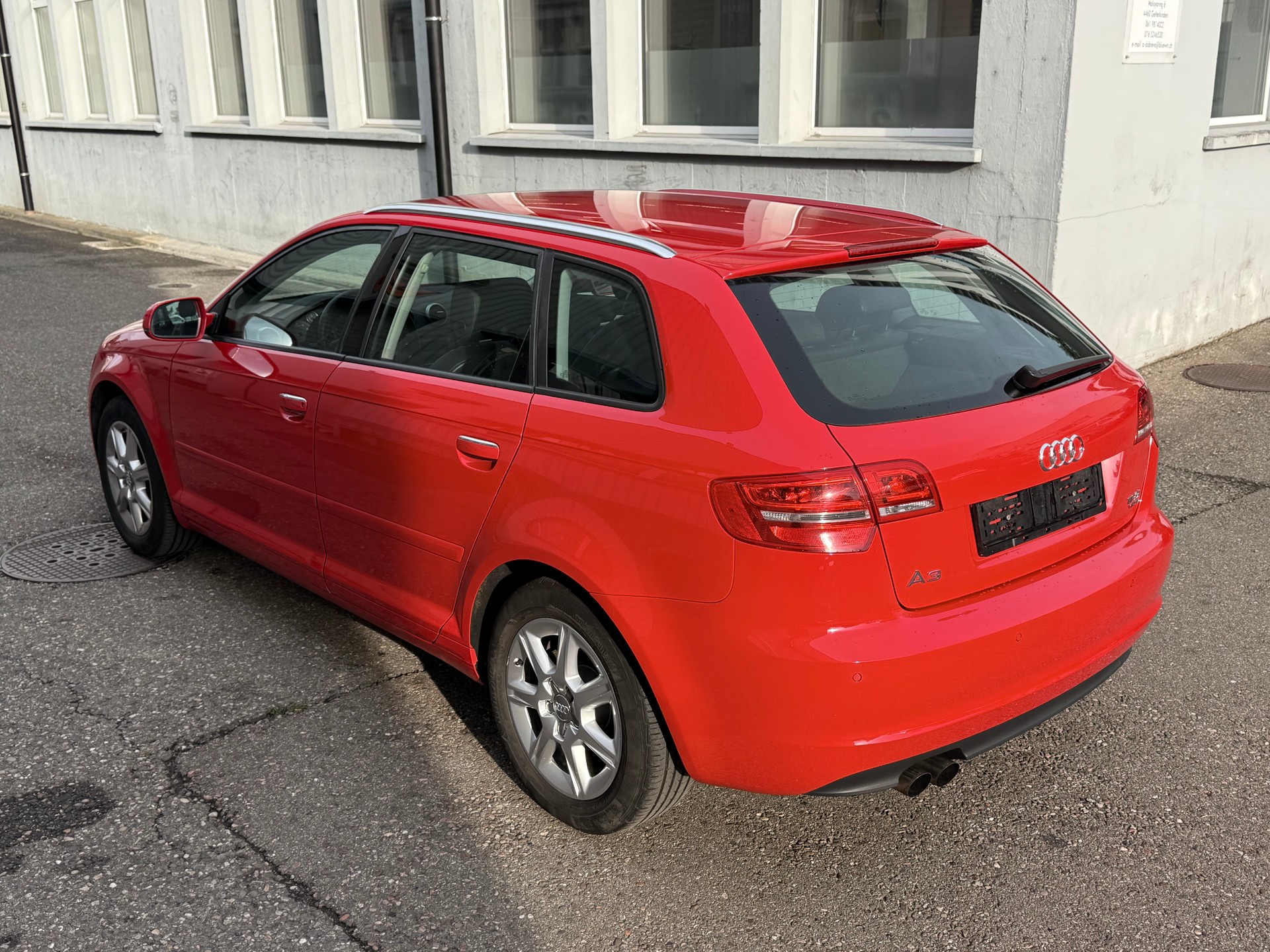 AUDI A3 Sportback 2.0 TFSI Ambition quattro S-tronic-image-2